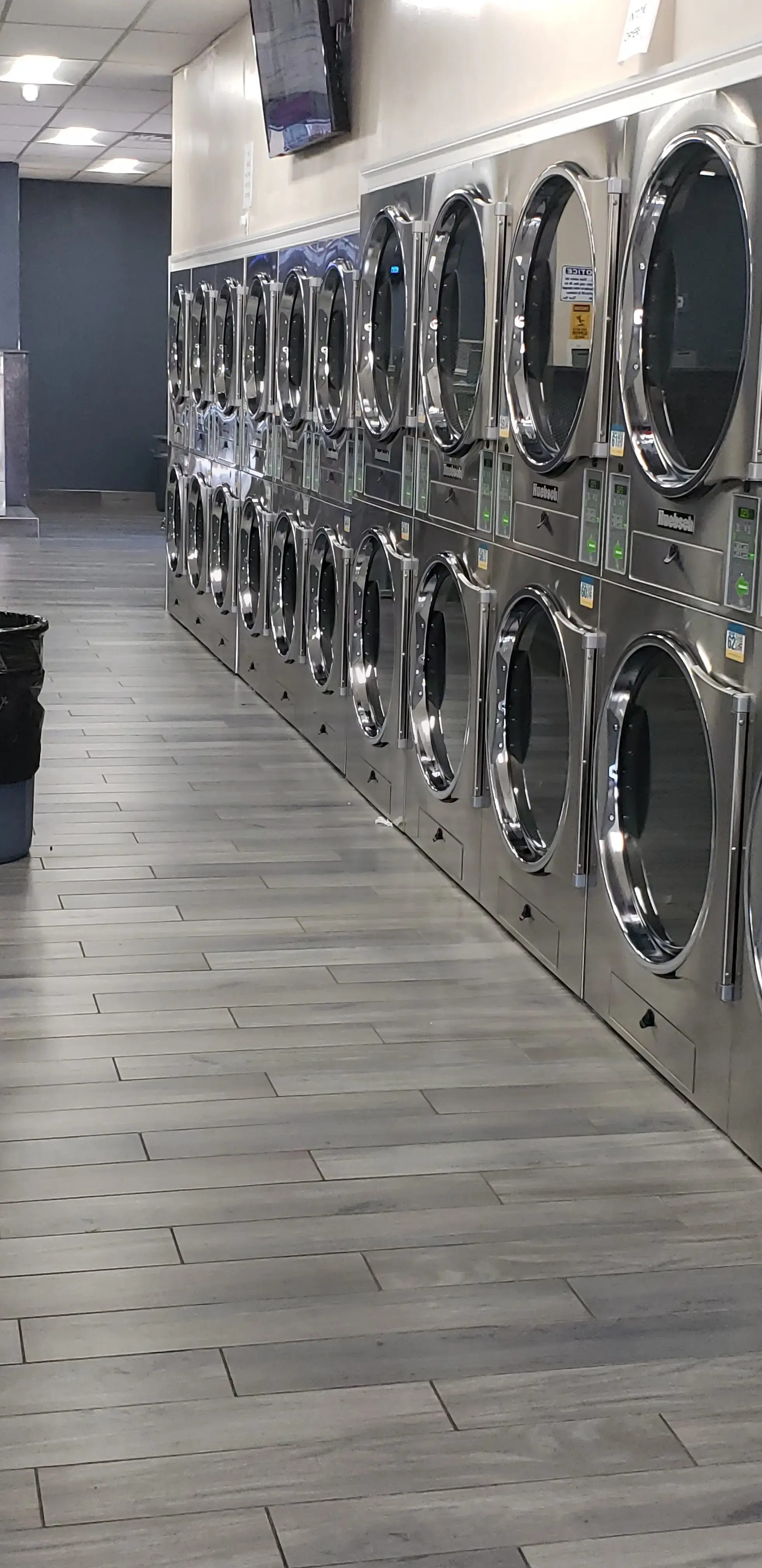Tropix Laundromat - District Heights thumbnail 15