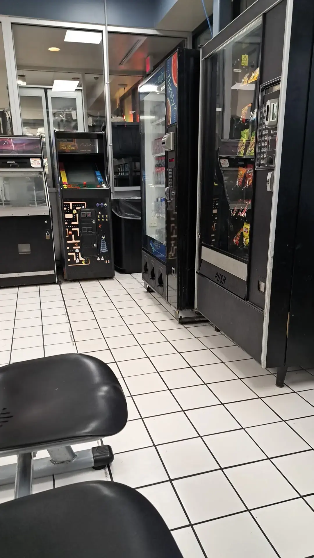 Tropix Laundromat - Gaithersburg - Image 4