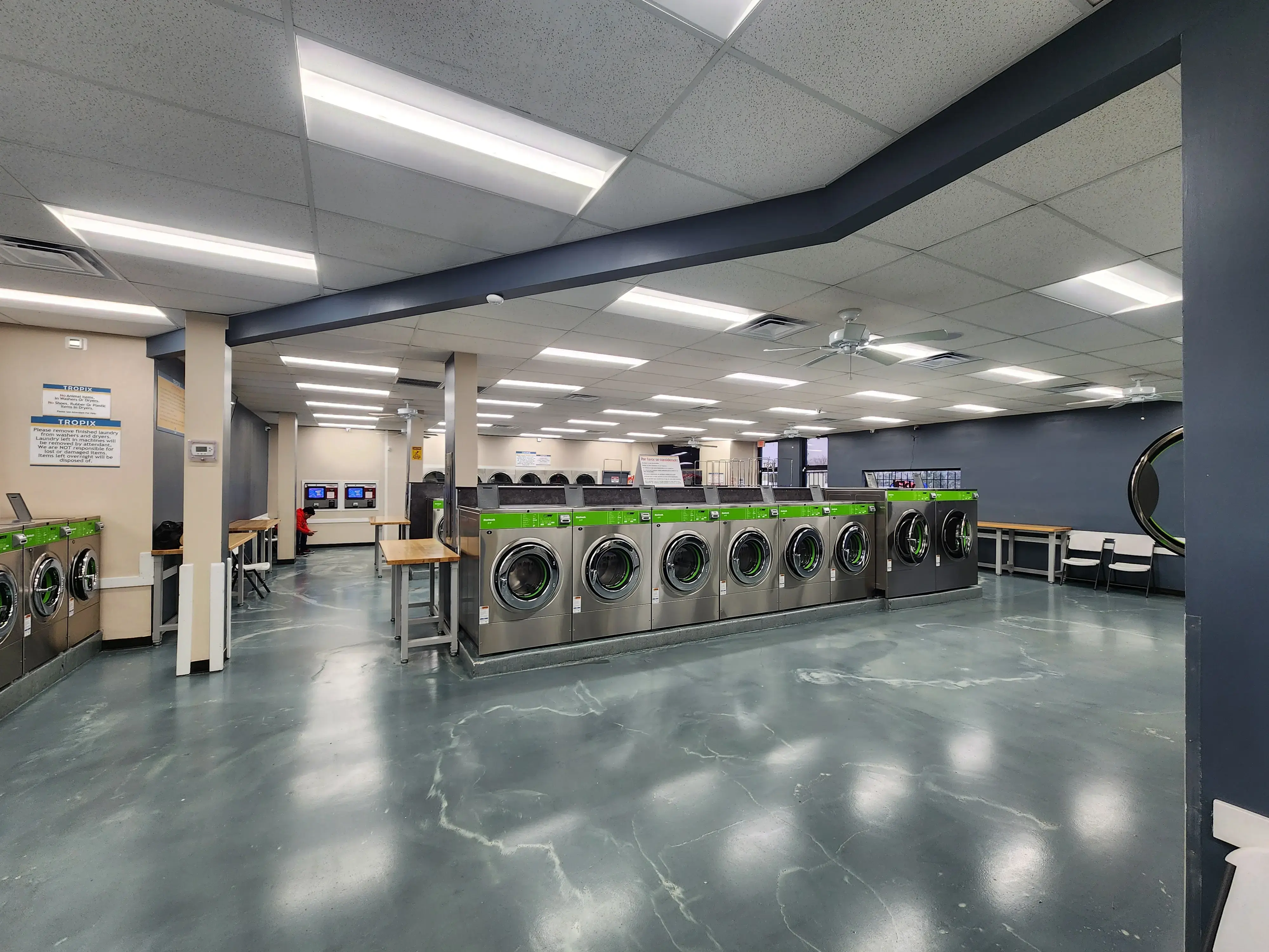 Tropix Laundromat - Silver Spring thumbnail 1