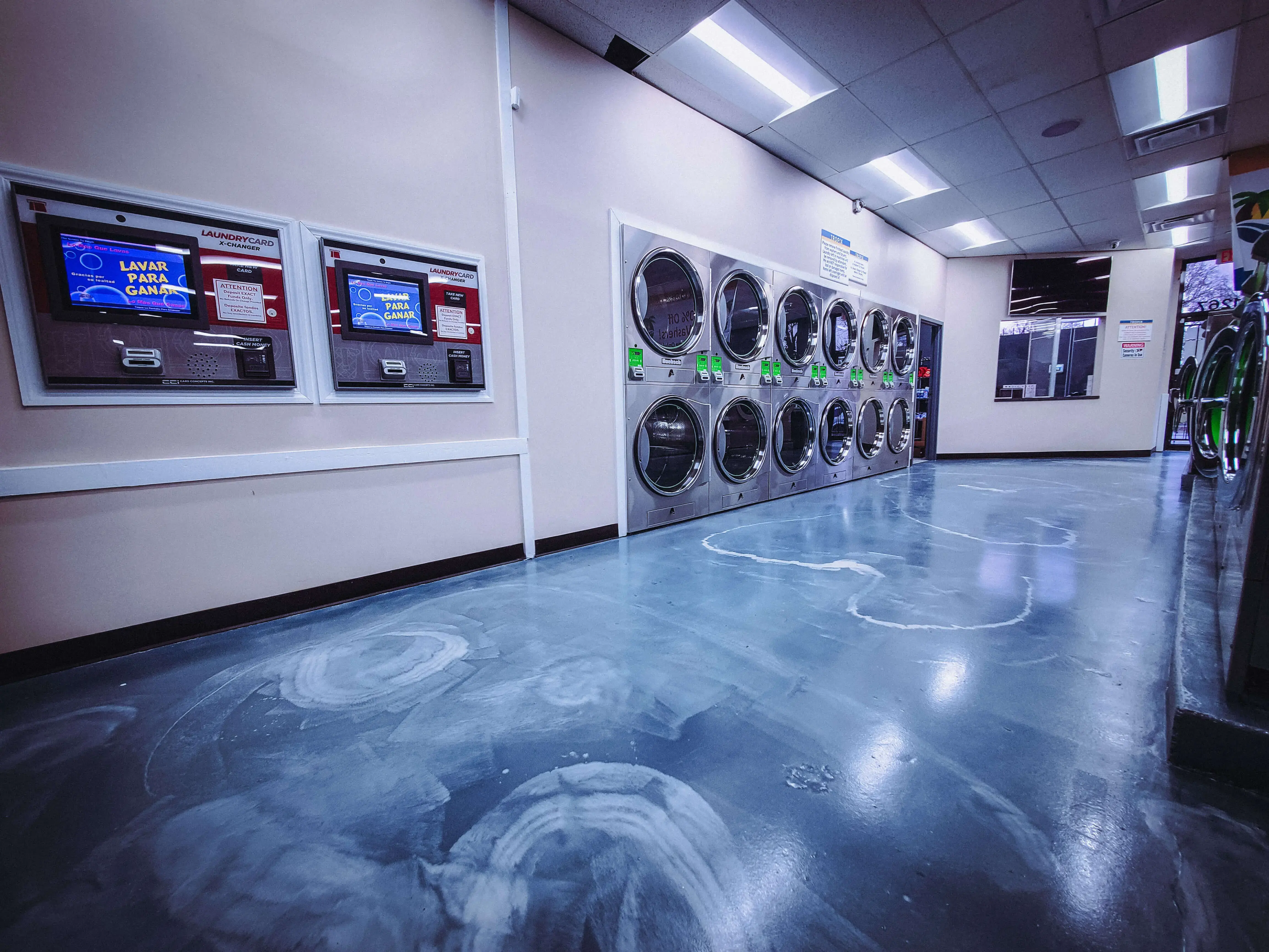 Tropix Laundromat - Silver Spring - Image 12