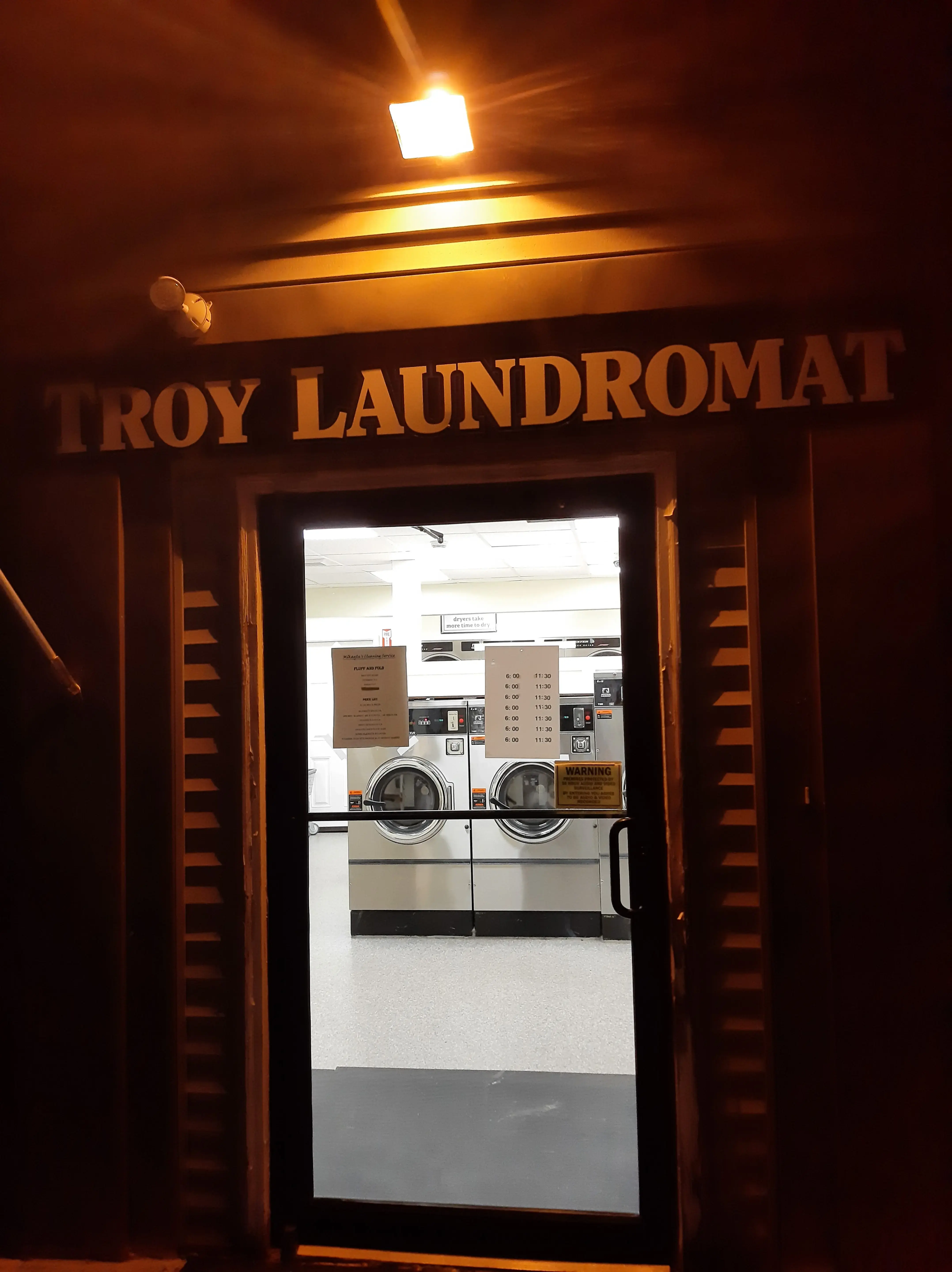 Troy Laundromat thumbnail 20