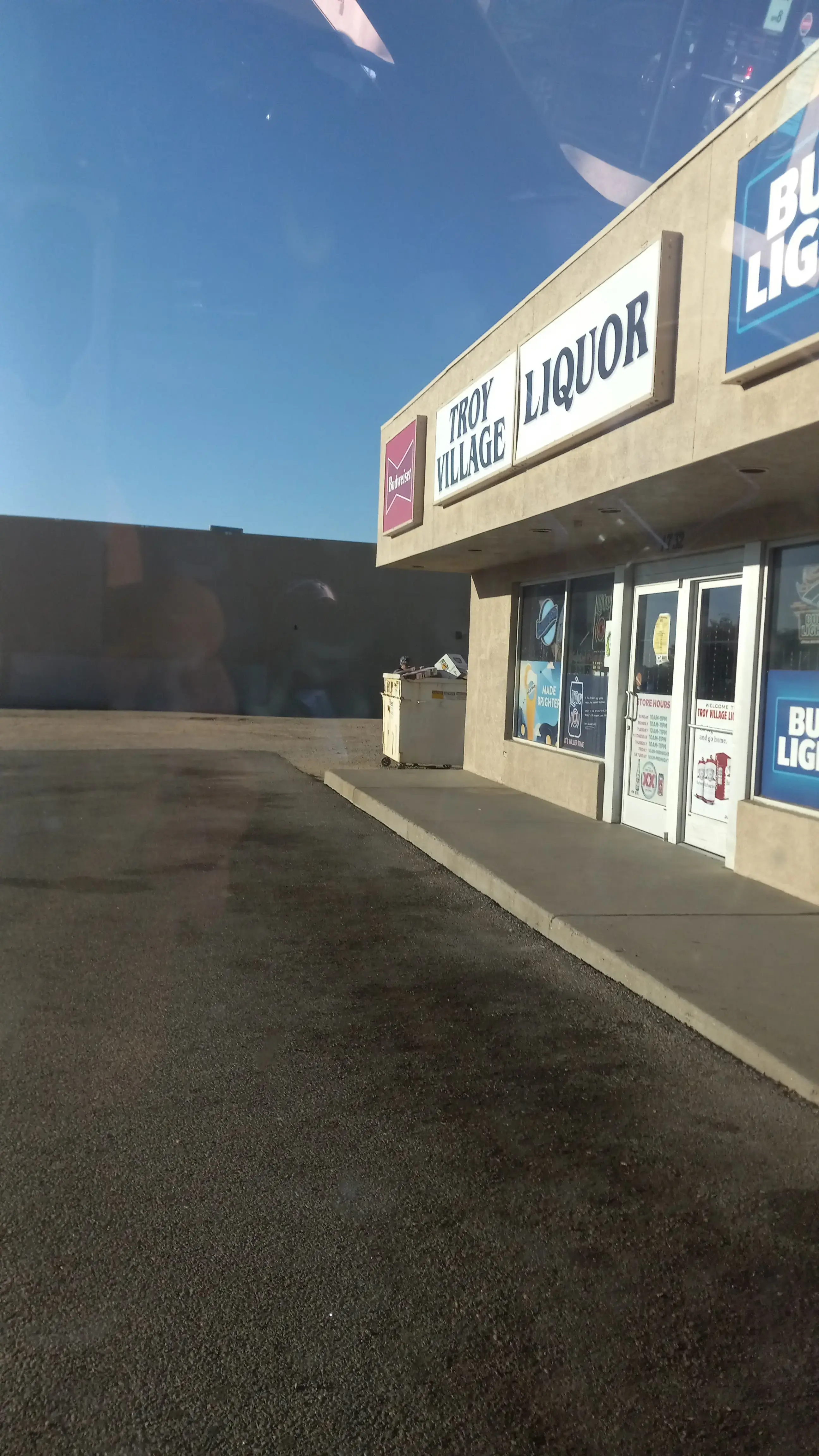 Troy Village Laundry - Image 14