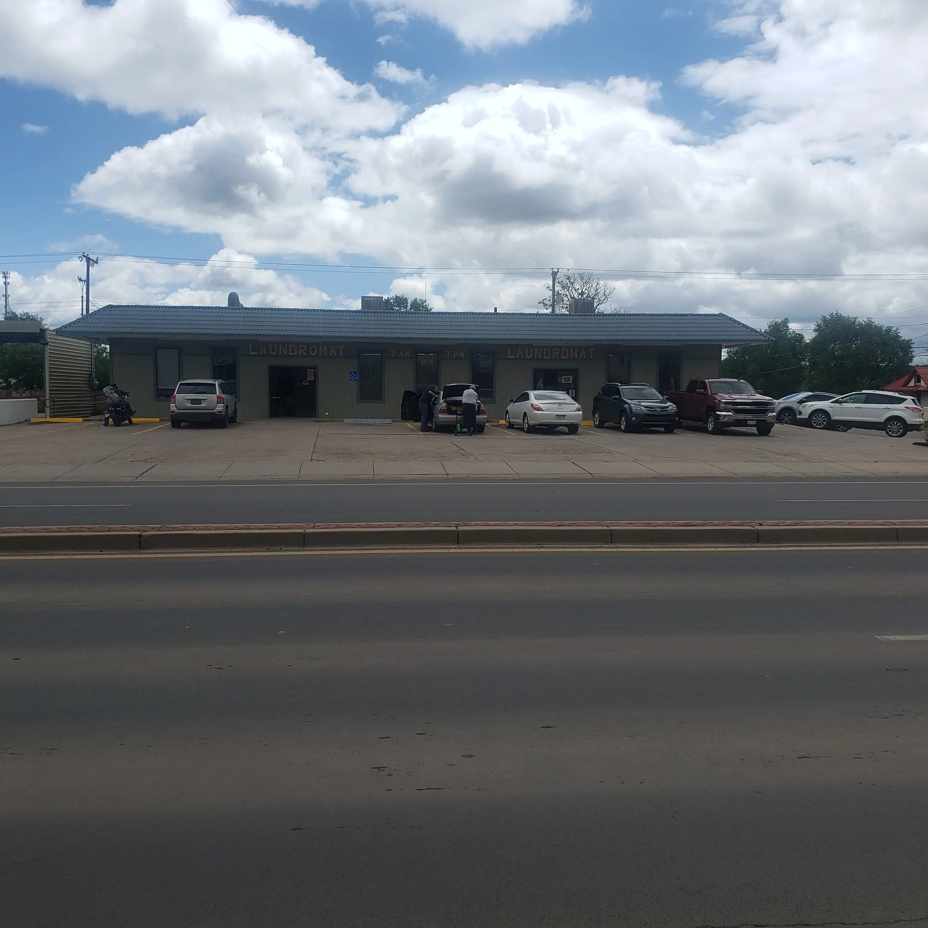 Trujillo’s Laundromat - Image 7