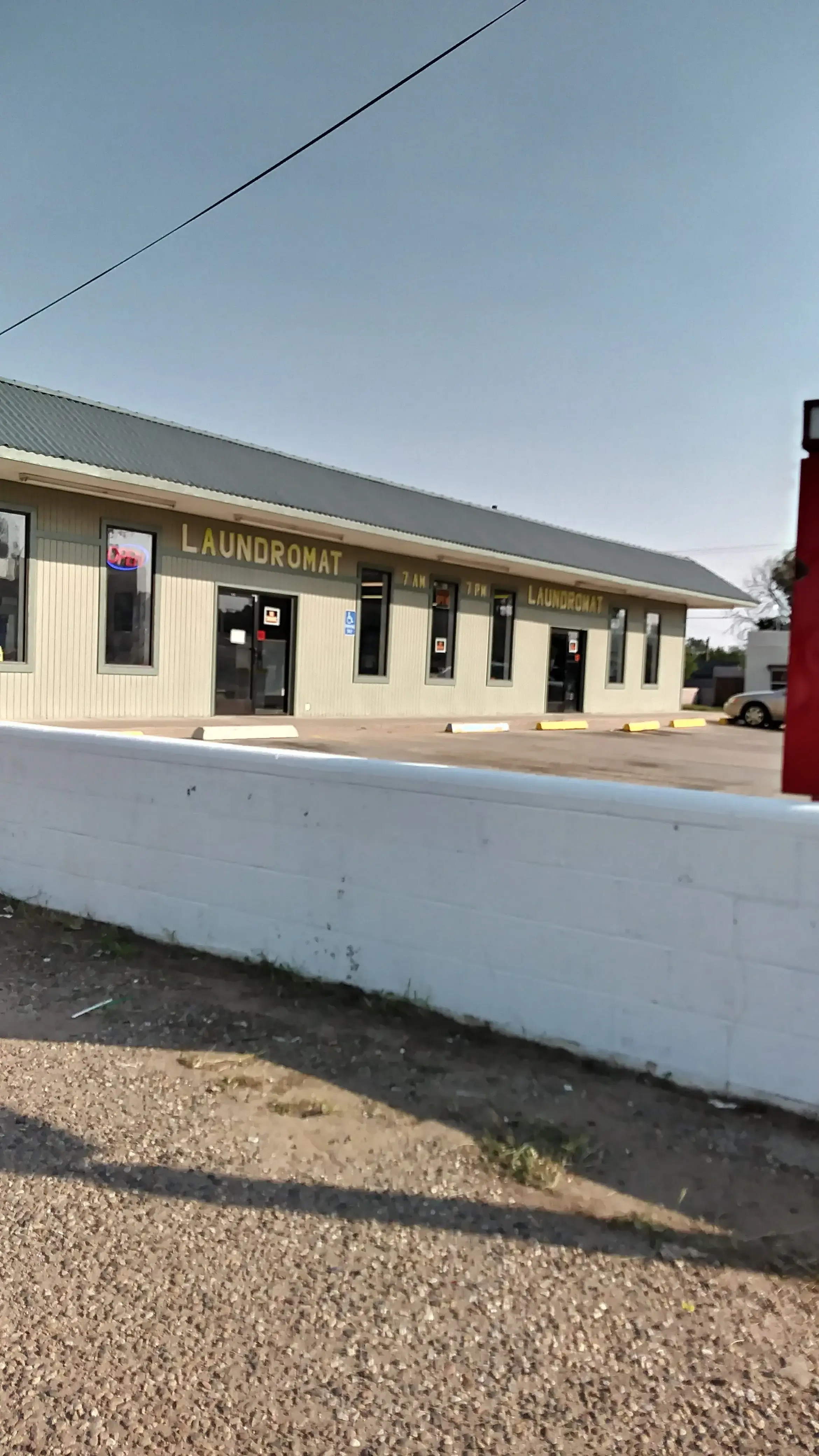 Trujillo’s Laundromat - Image 15