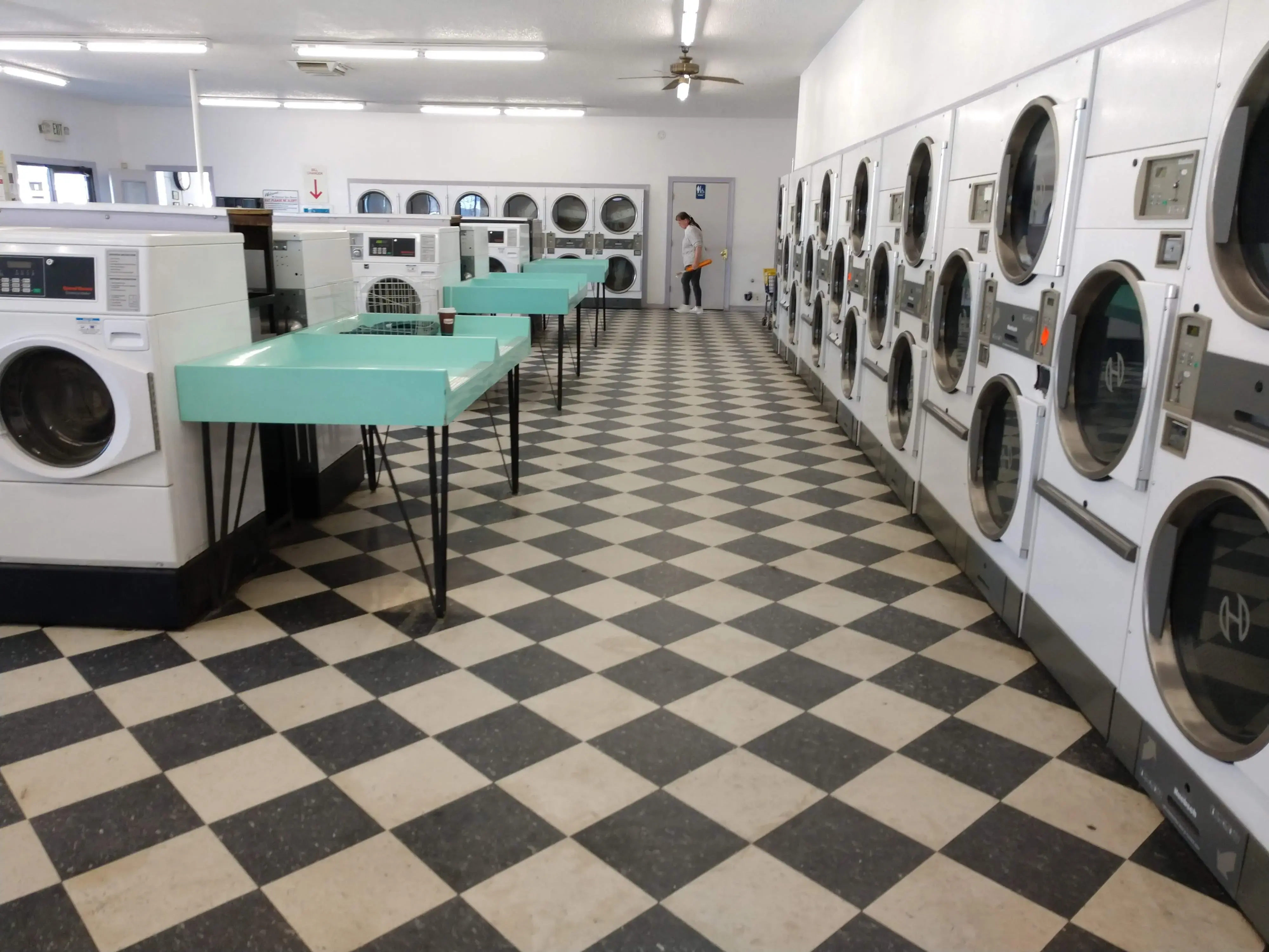 Trujillo’s Laundromat thumbnail 19