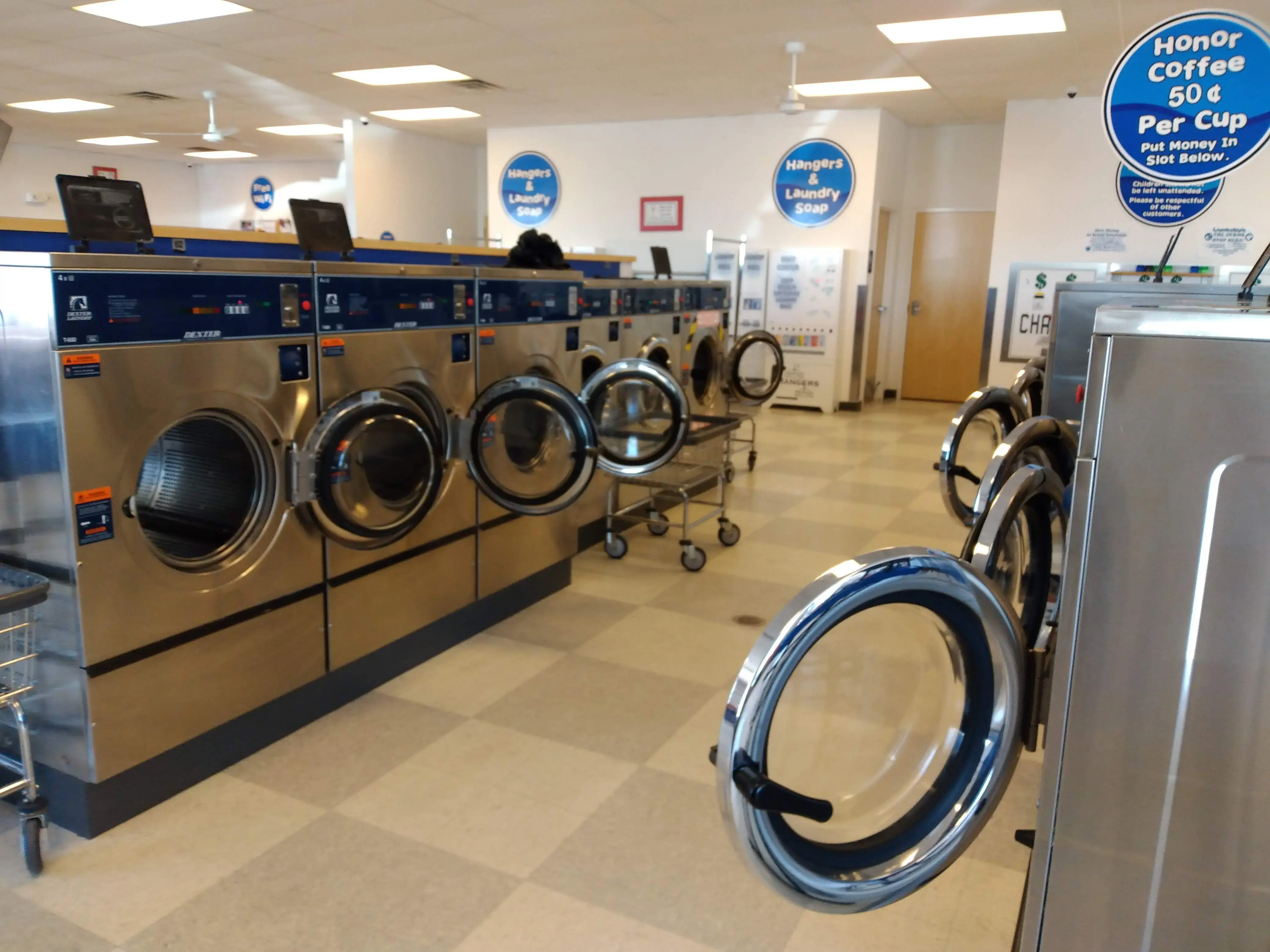 Trujillo’s Laundromat - Image 16