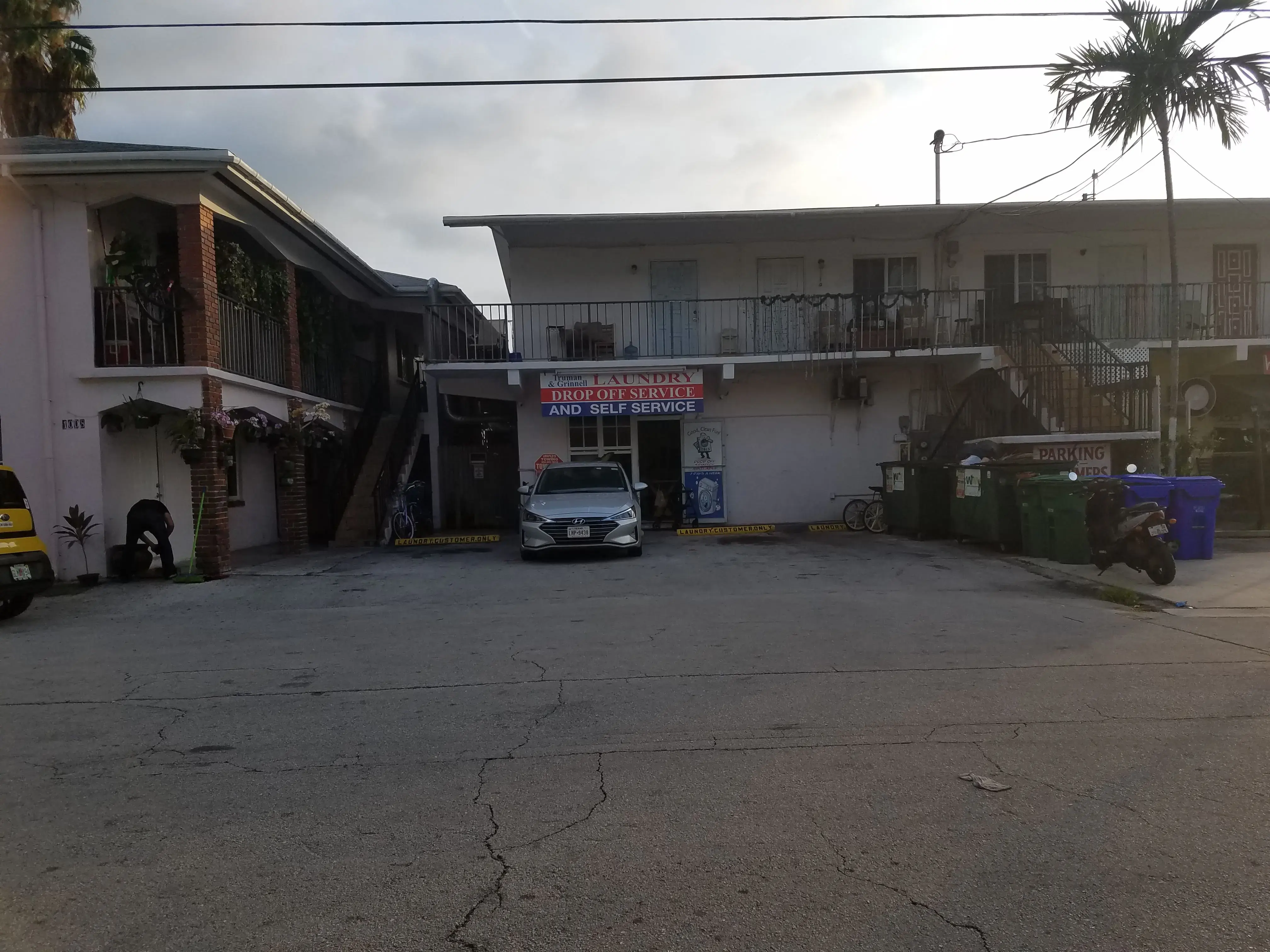 TRUMAN & GRINNELL LAUNDRY KEY WEST - Image 3
