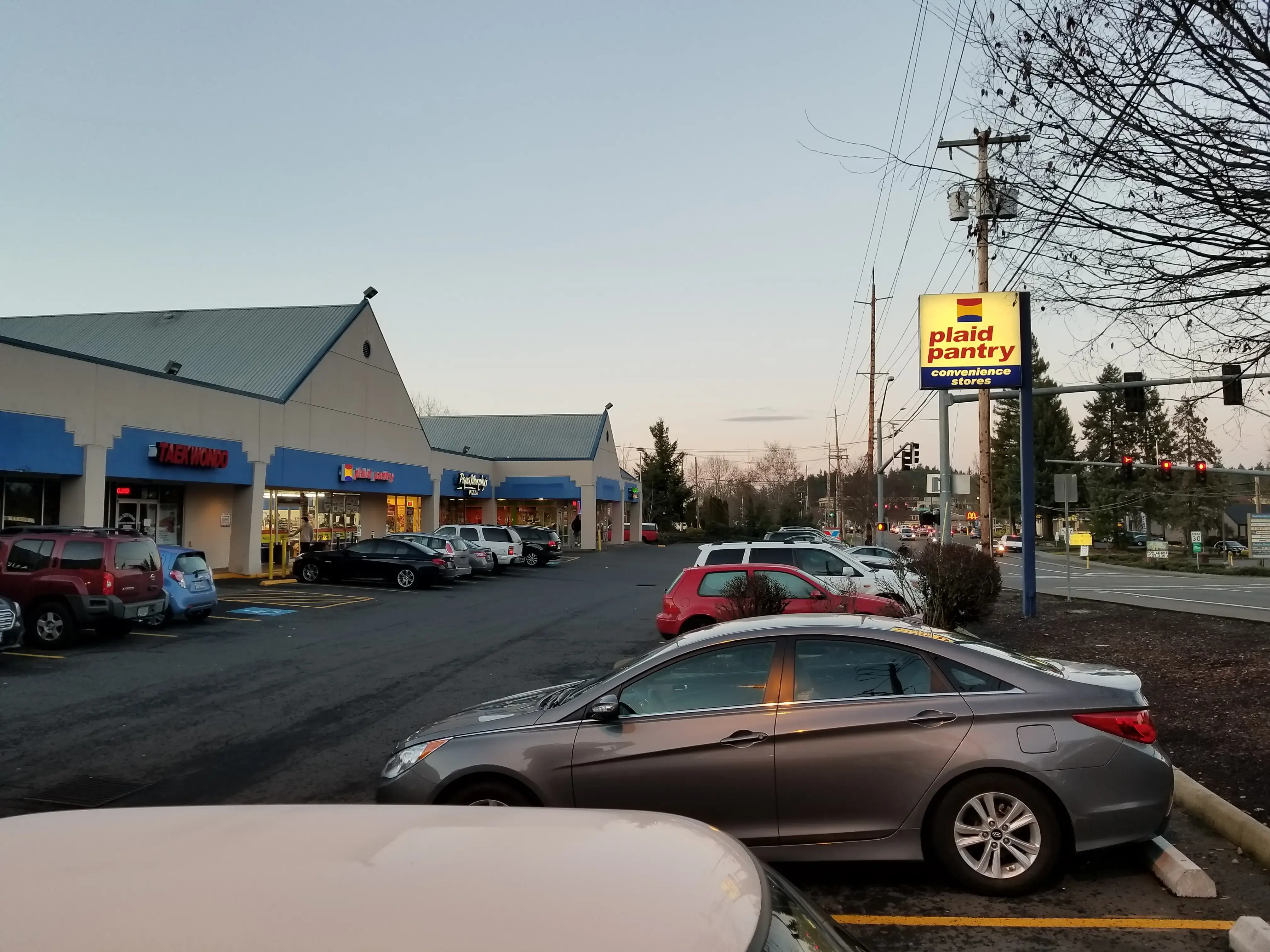 Tualatin Laundromat - Image 12