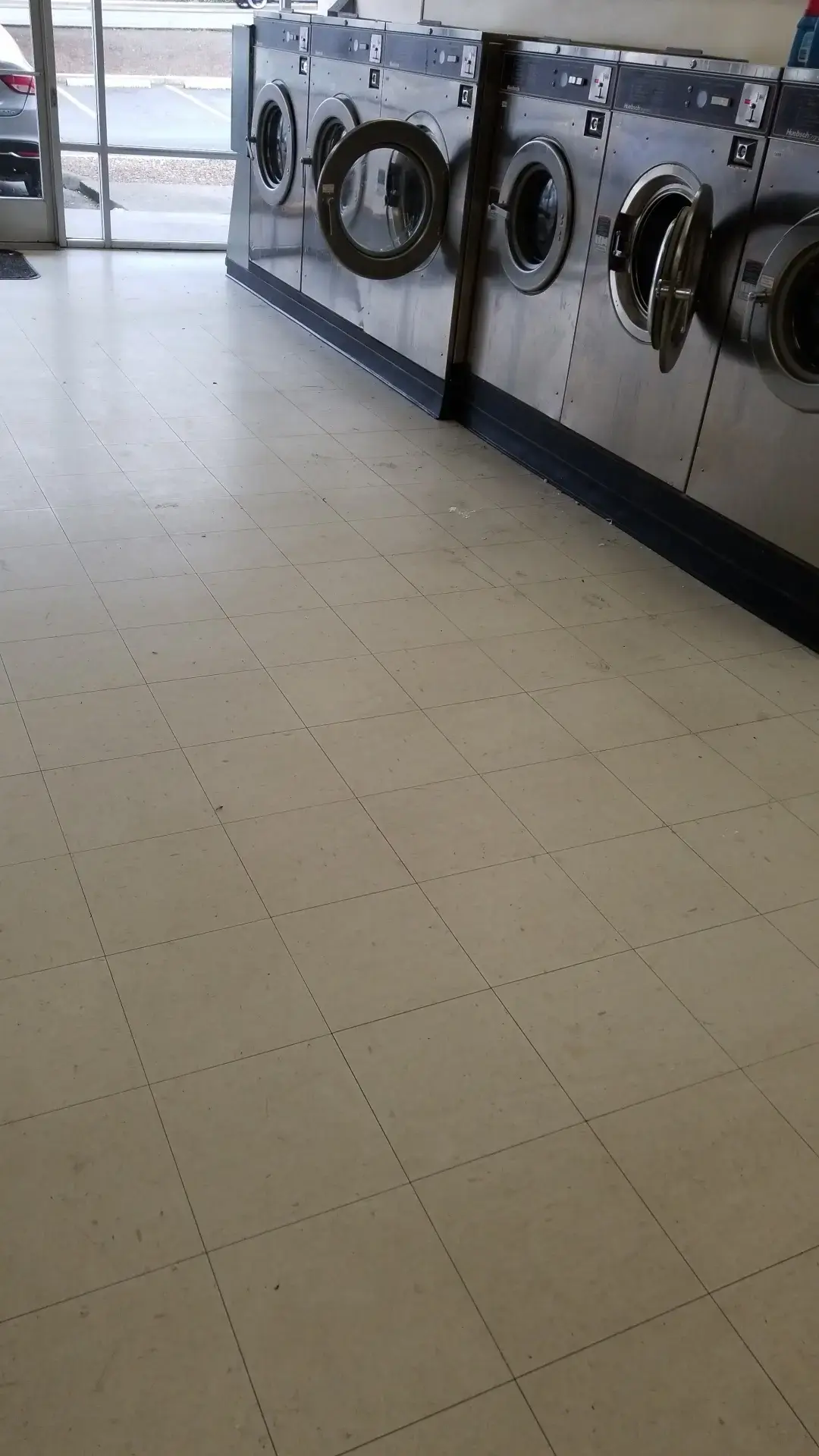 Tualatin Laundromat thumbnail 6