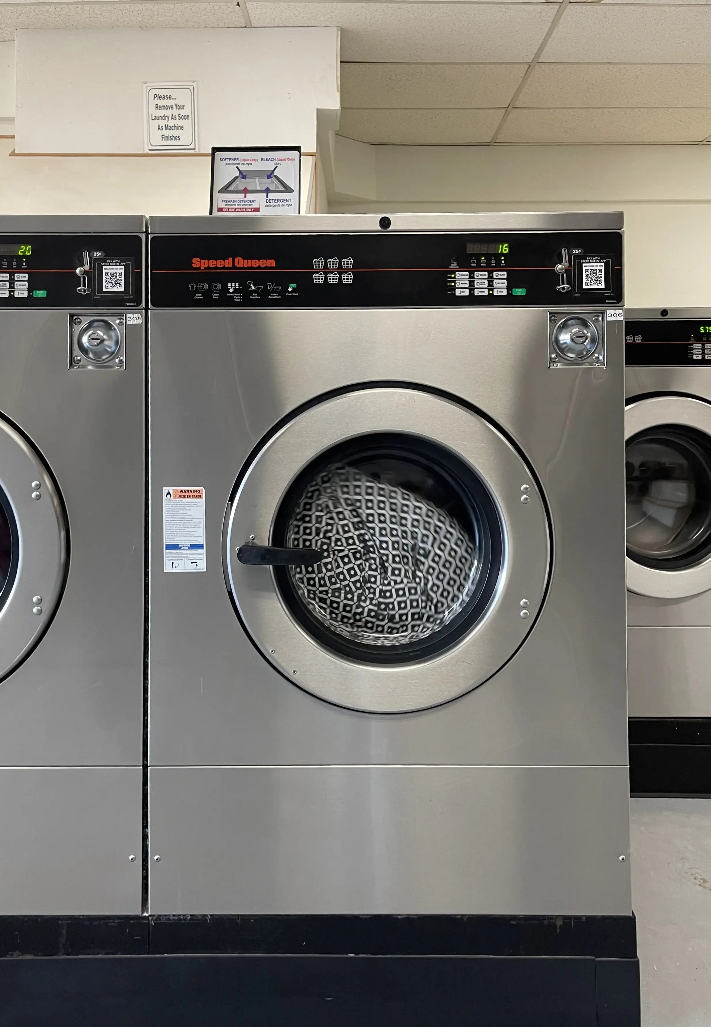 Tualatin Laundromat thumbnail 16