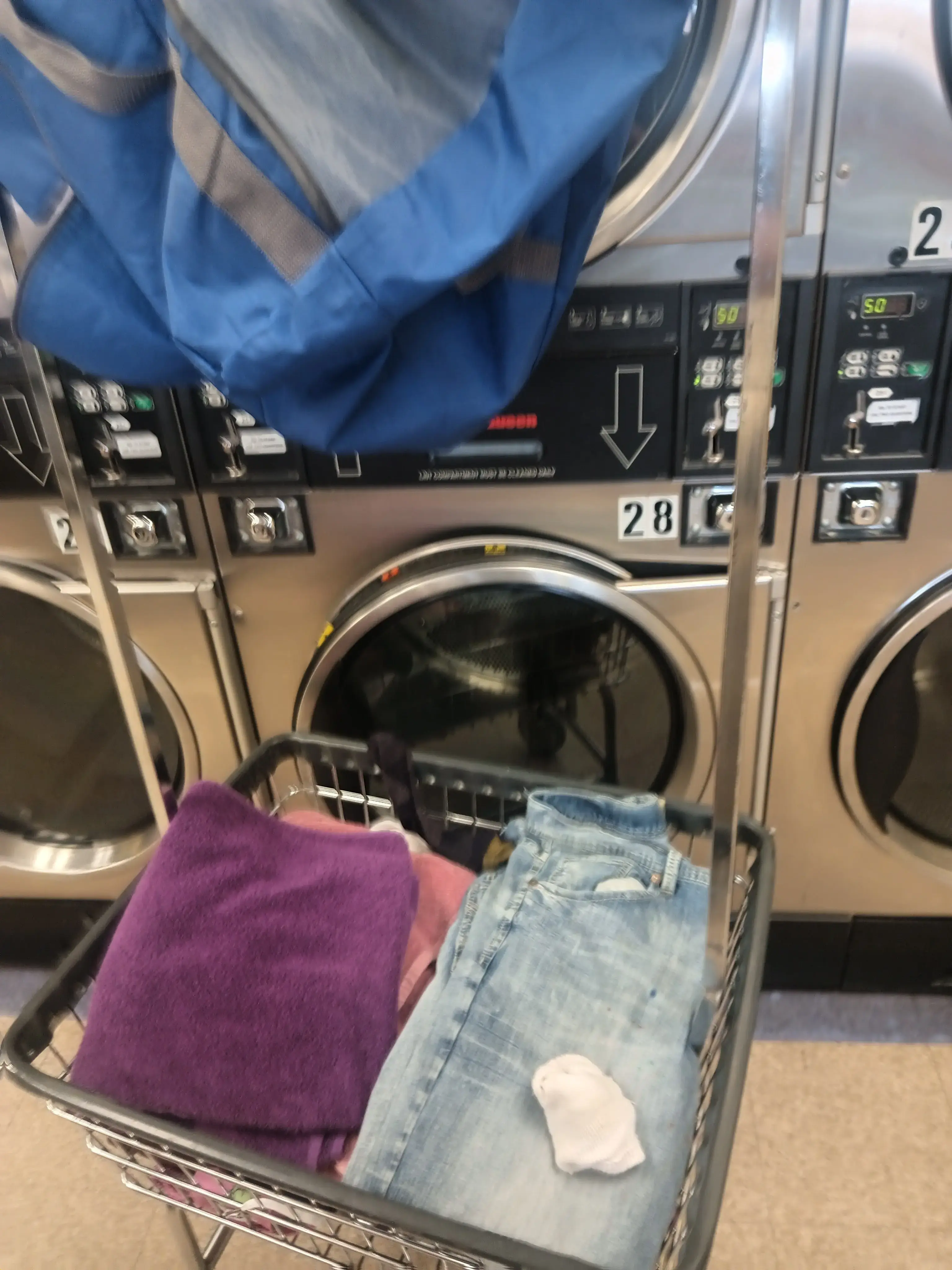Tub O' Suds Laundromat - Image 9