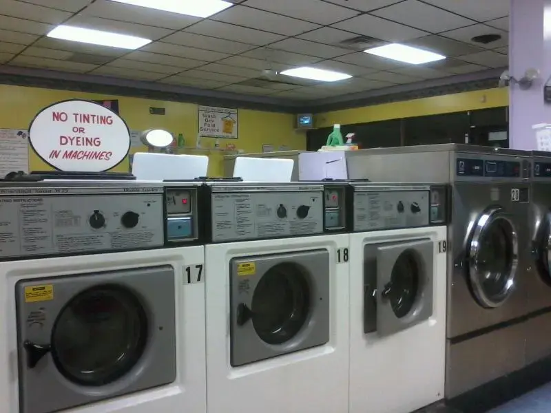 Tub O' Suds Laundromat - Image 2