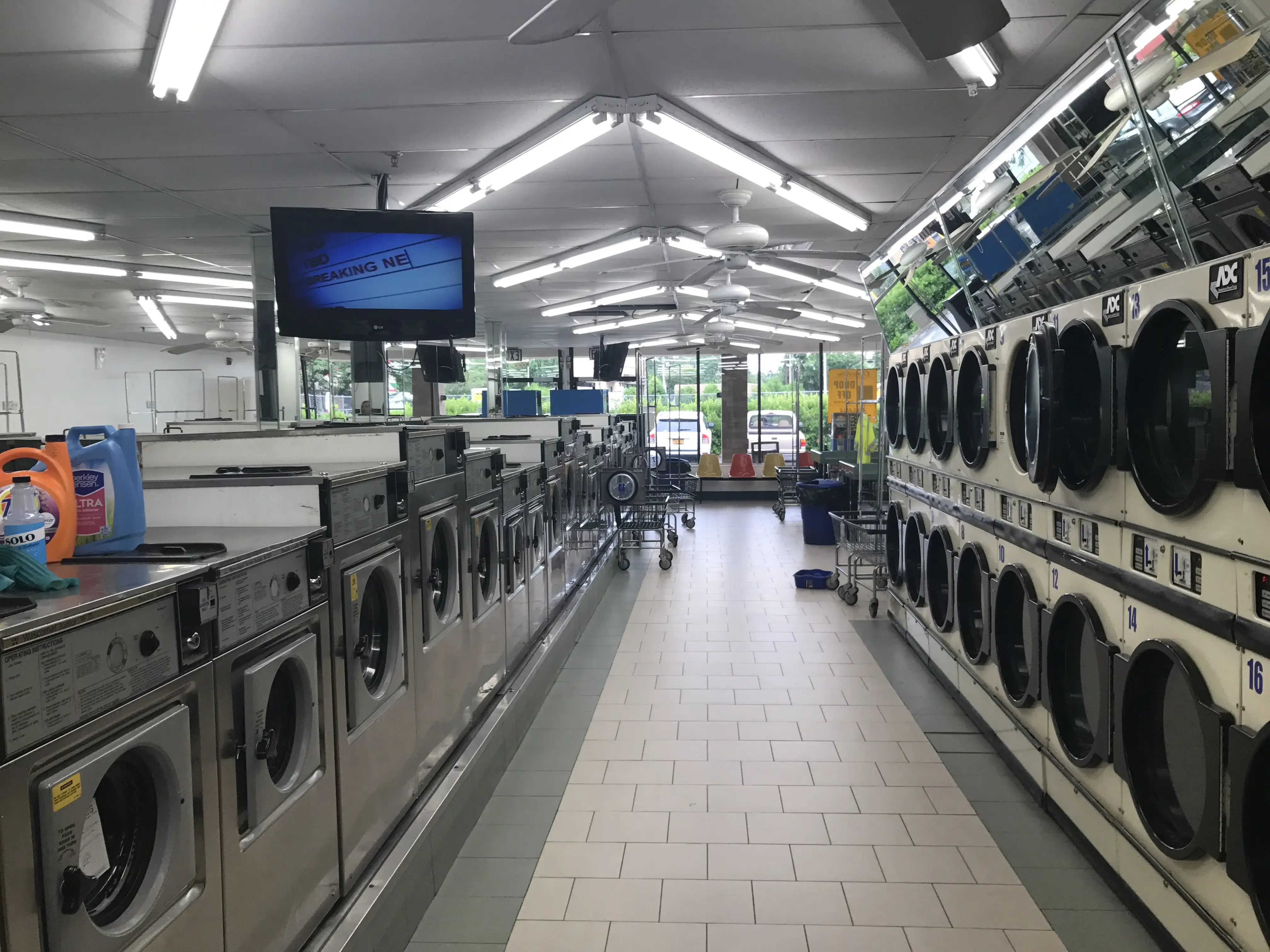 Tub & Tumble Laundromat - Image 1