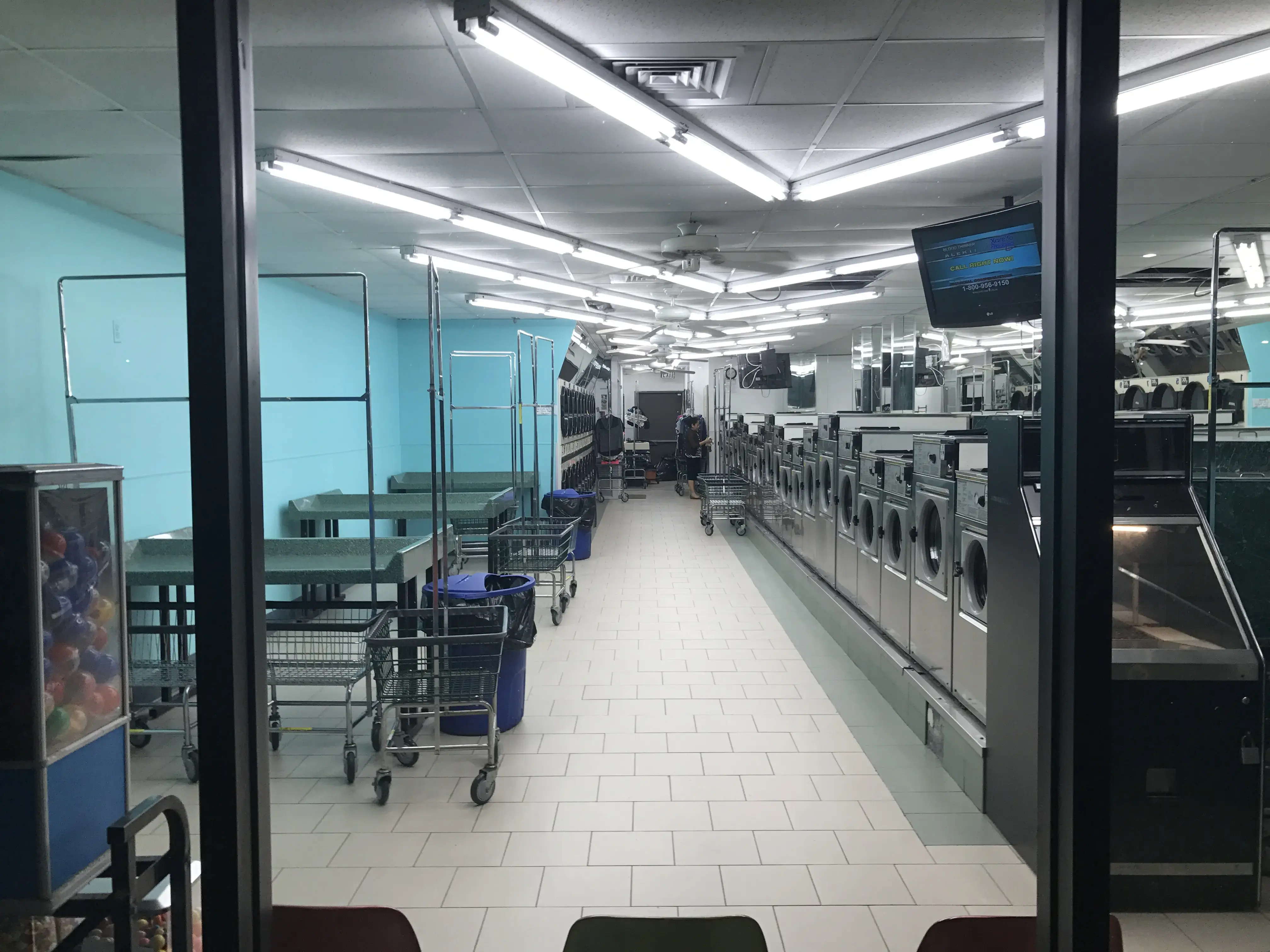 Tub & Tumble Laundromat - Image 6