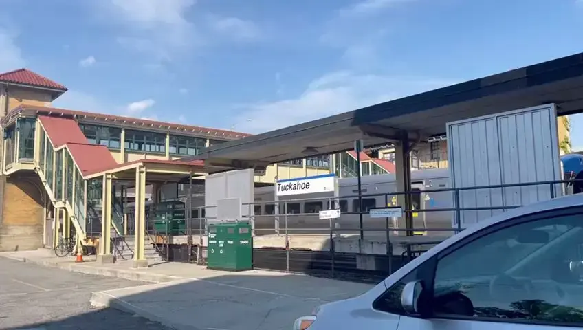 Tuckahoe Laundry & Dry Cleaners - Laundromat thumbnail 8