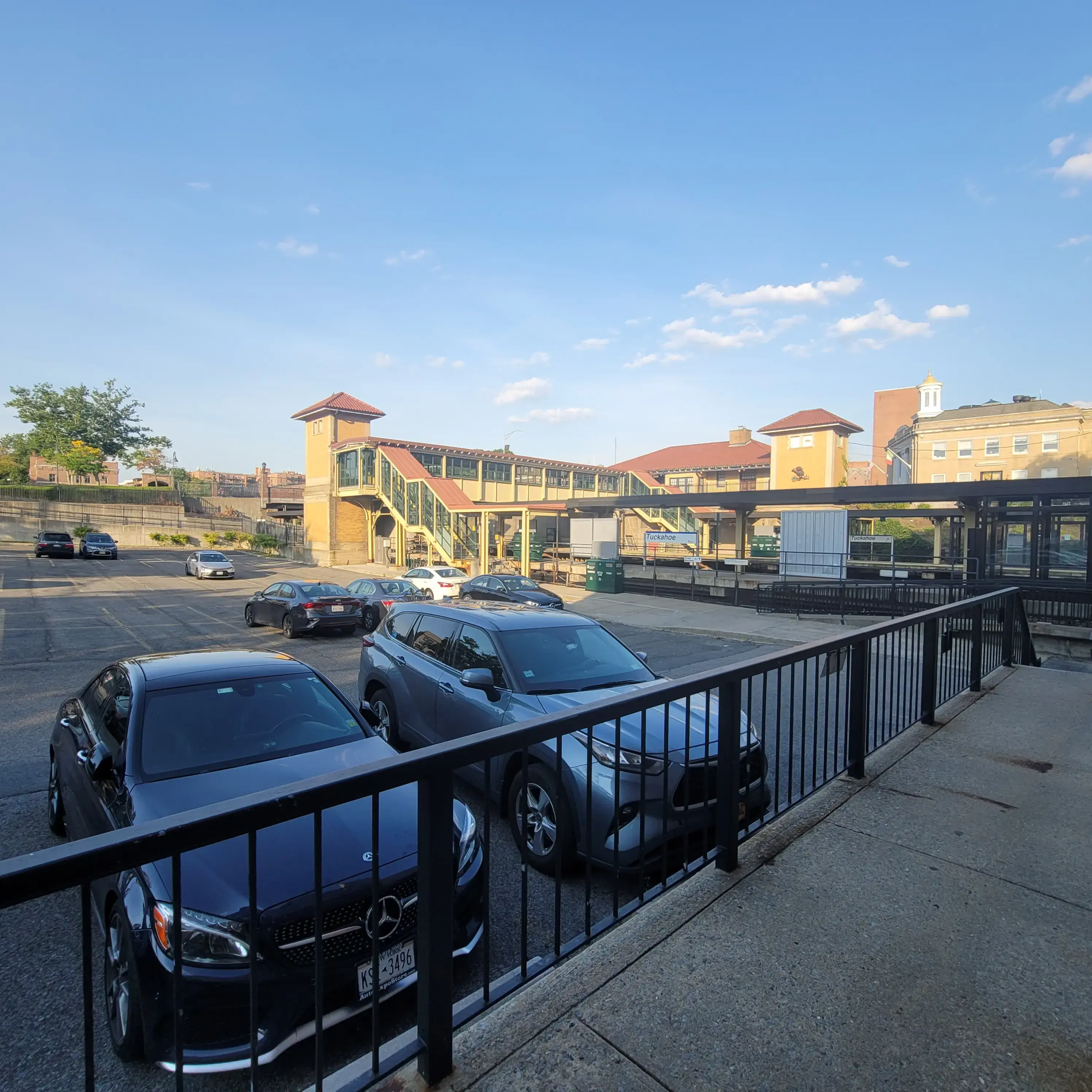 Tuckahoe Laundry & Dry Cleaners - Laundromat thumbnail 4