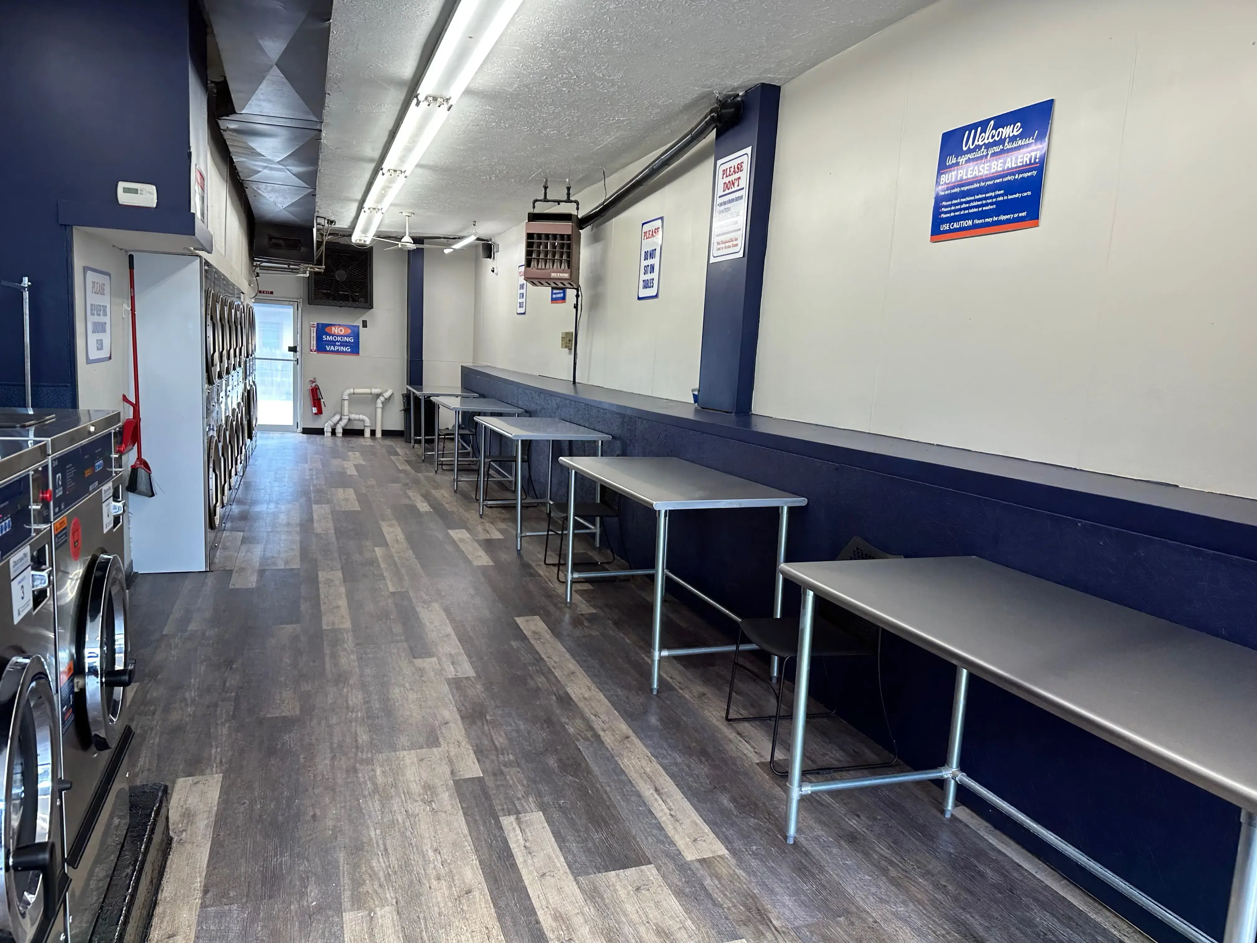 Tumble and Dry Laundromat thumbnail 7