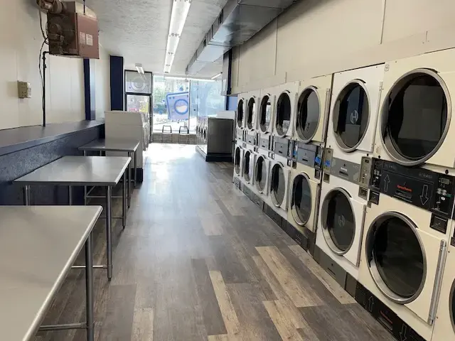 Tumble and Dry Laundromat thumbnail 3