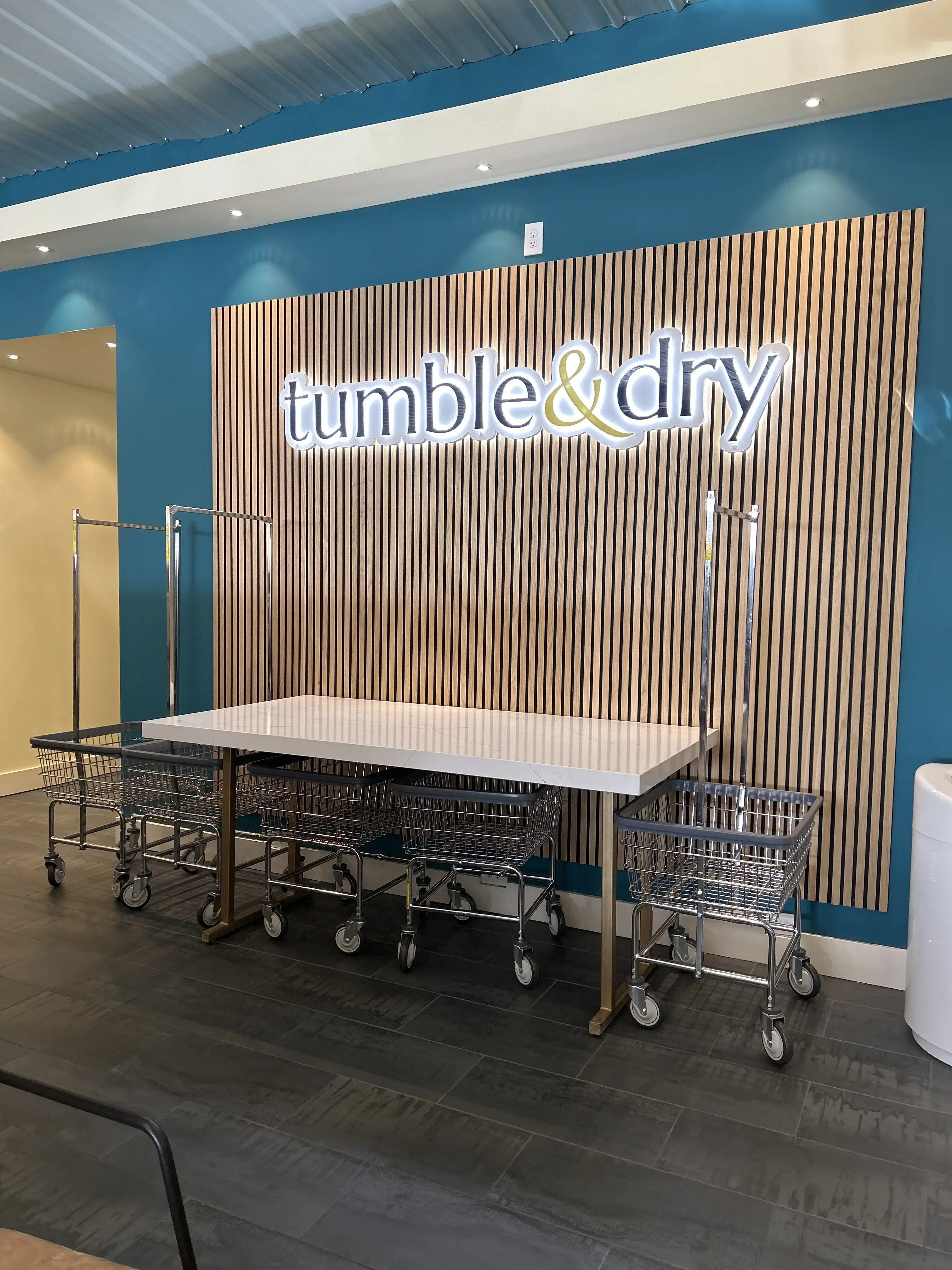 Tumble & Dry Laundromat - Image 9