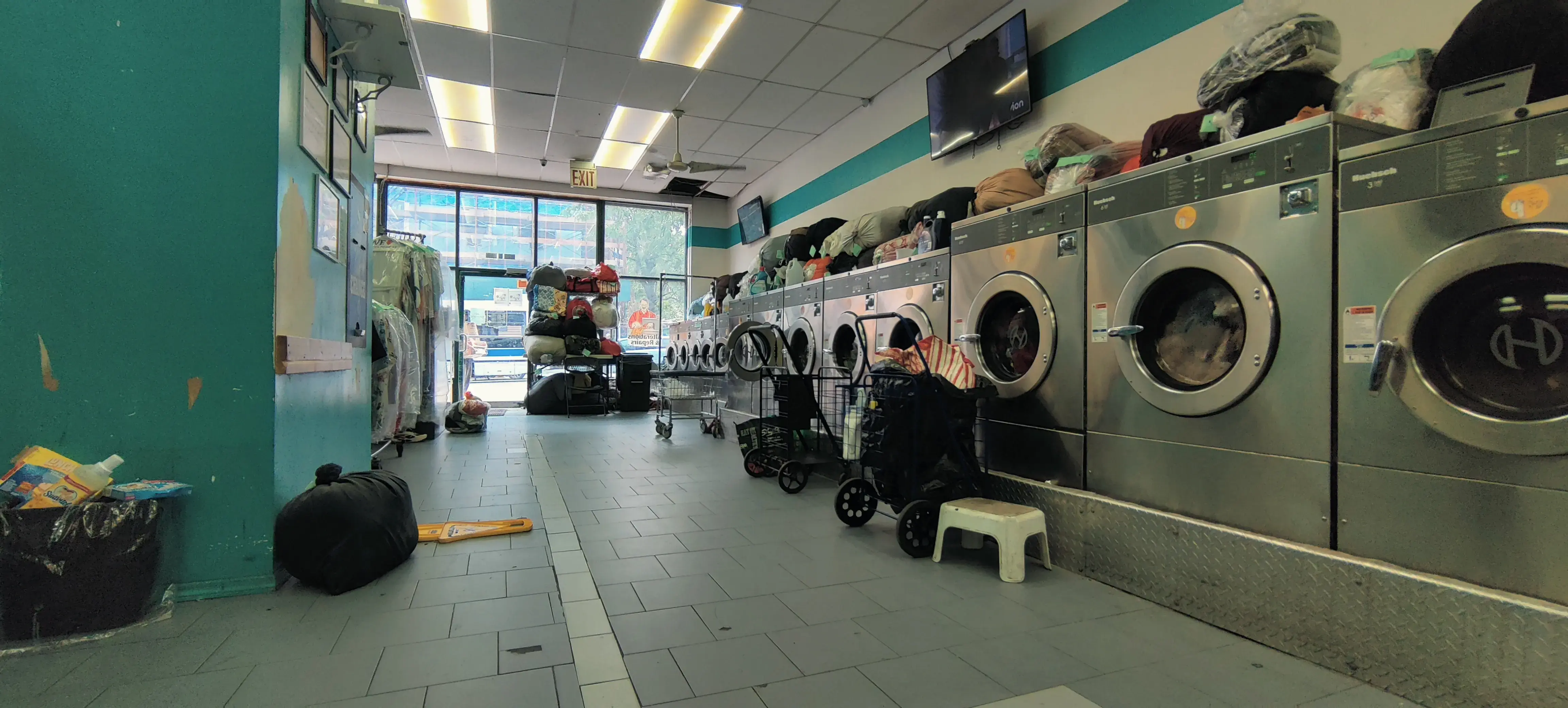 Tumble & Dry Laundromat and Cleaners thumbnail 2