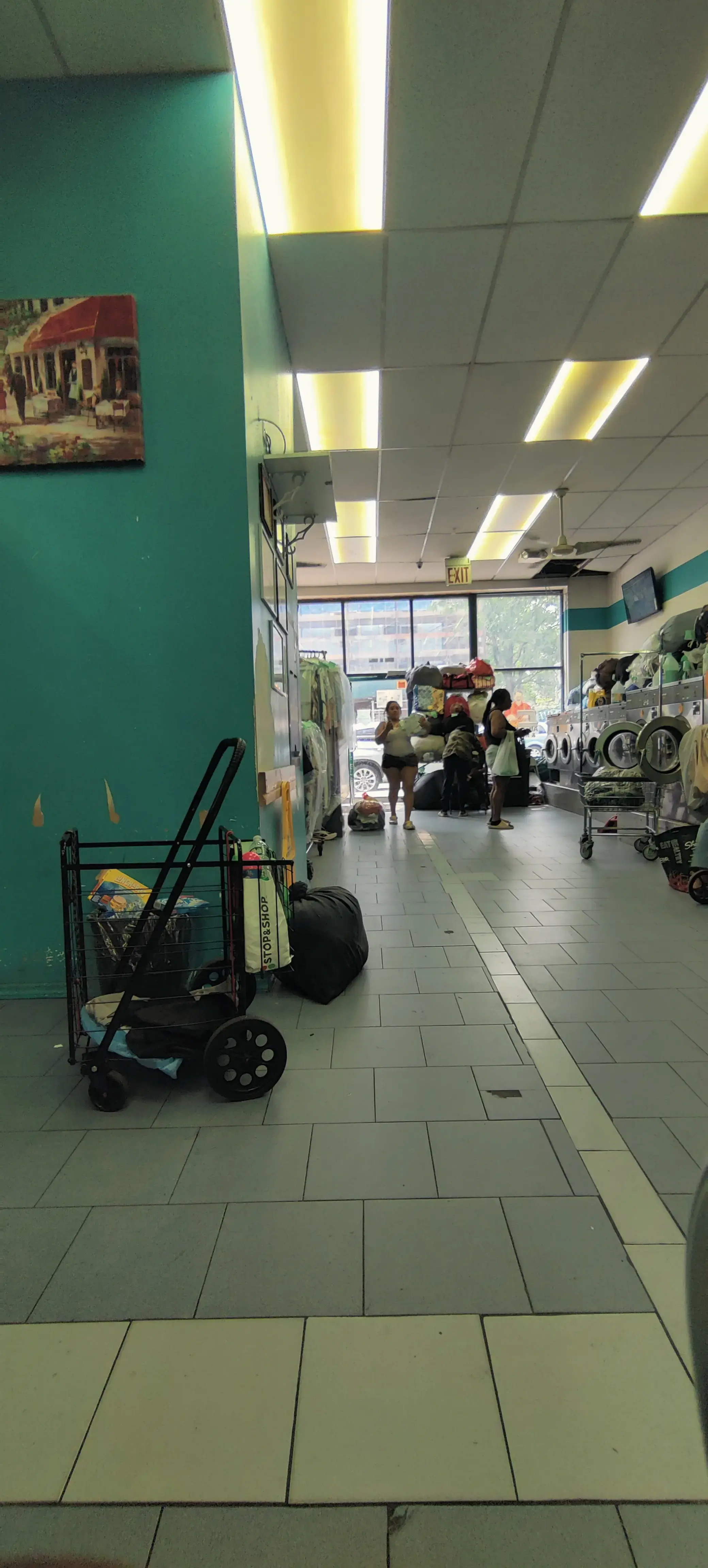 Tumble & Dry Laundromat and Cleaners - Image 16