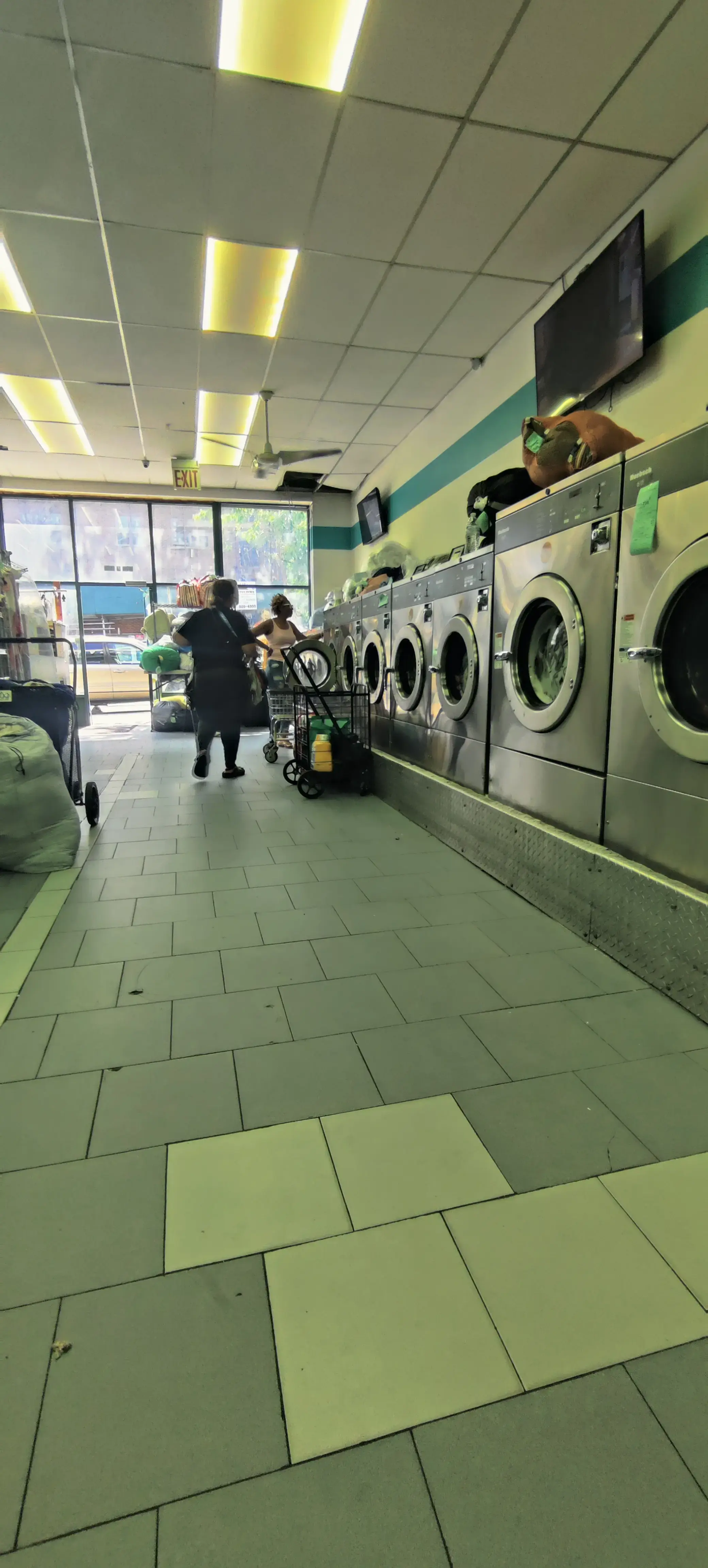 Tumble & Dry Laundromat and Cleaners - Image 14