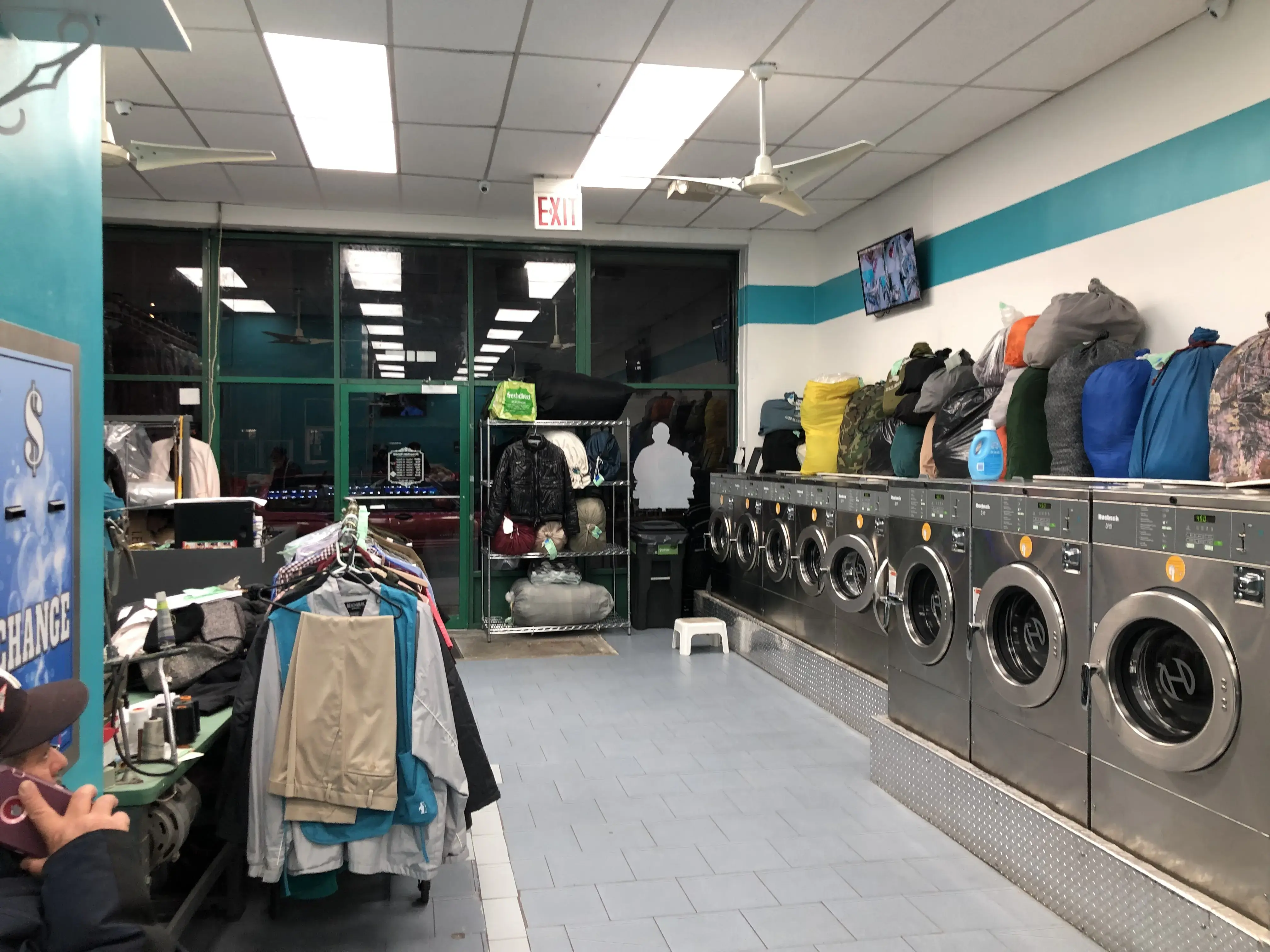 Tumble & Dry Laundromat and Cleaners thumbnail 8