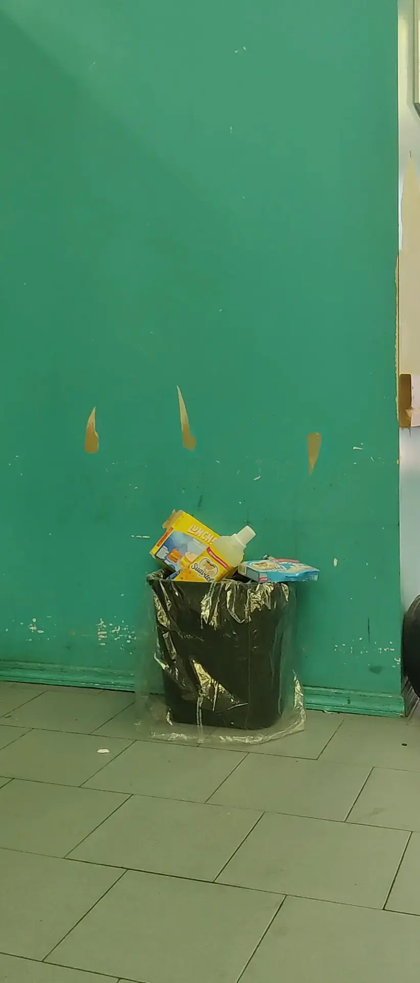 Tumble & Dry Laundromat and Cleaners - Image 4