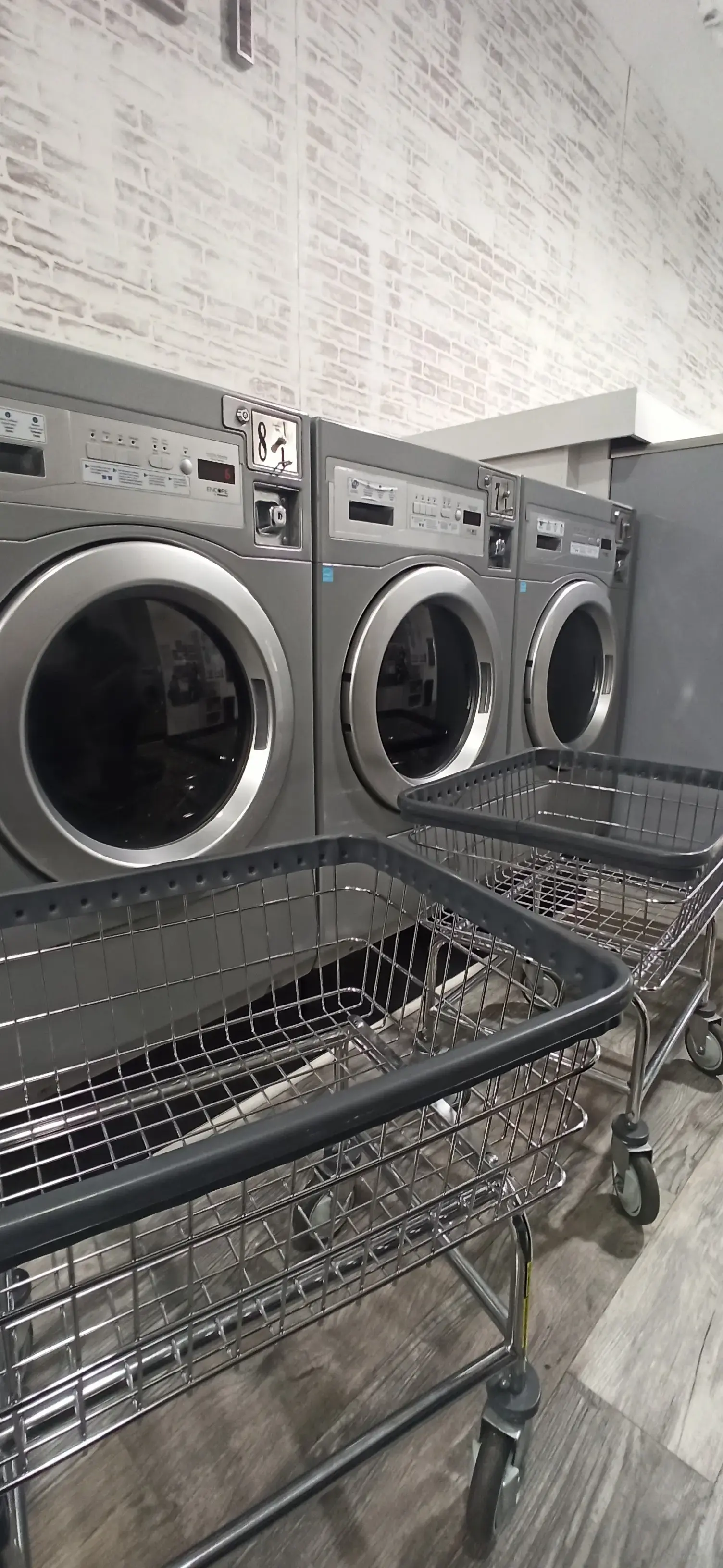 Tumble & Dry Laundromat - Image 10