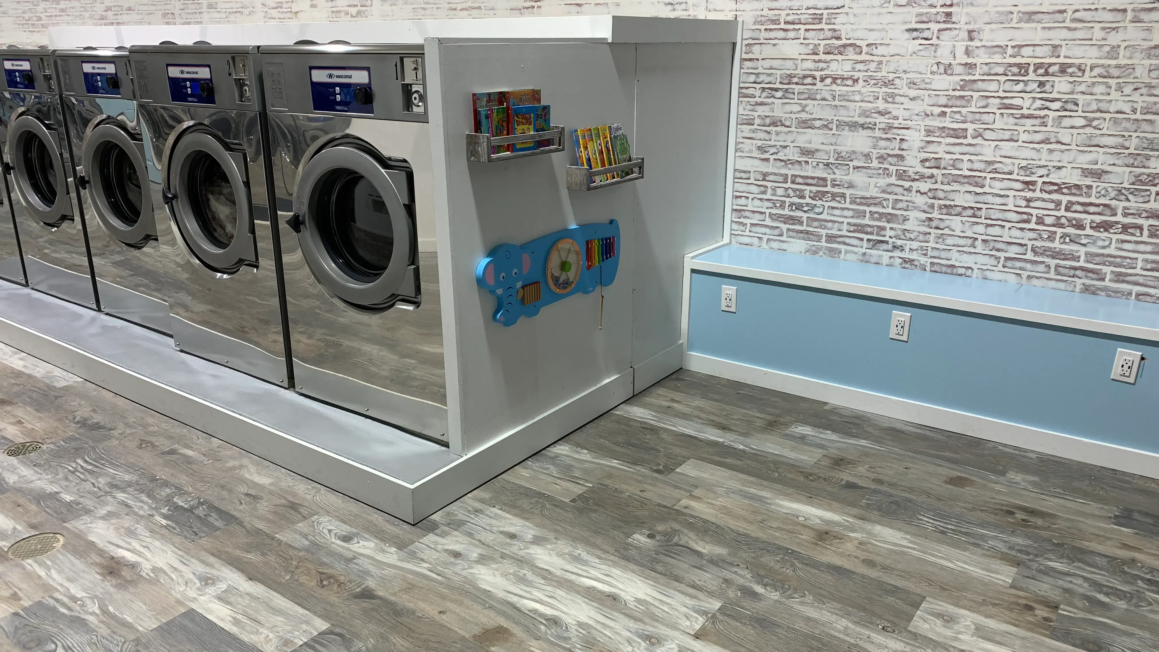 Tumble & Dry Laundromat thumbnail 4