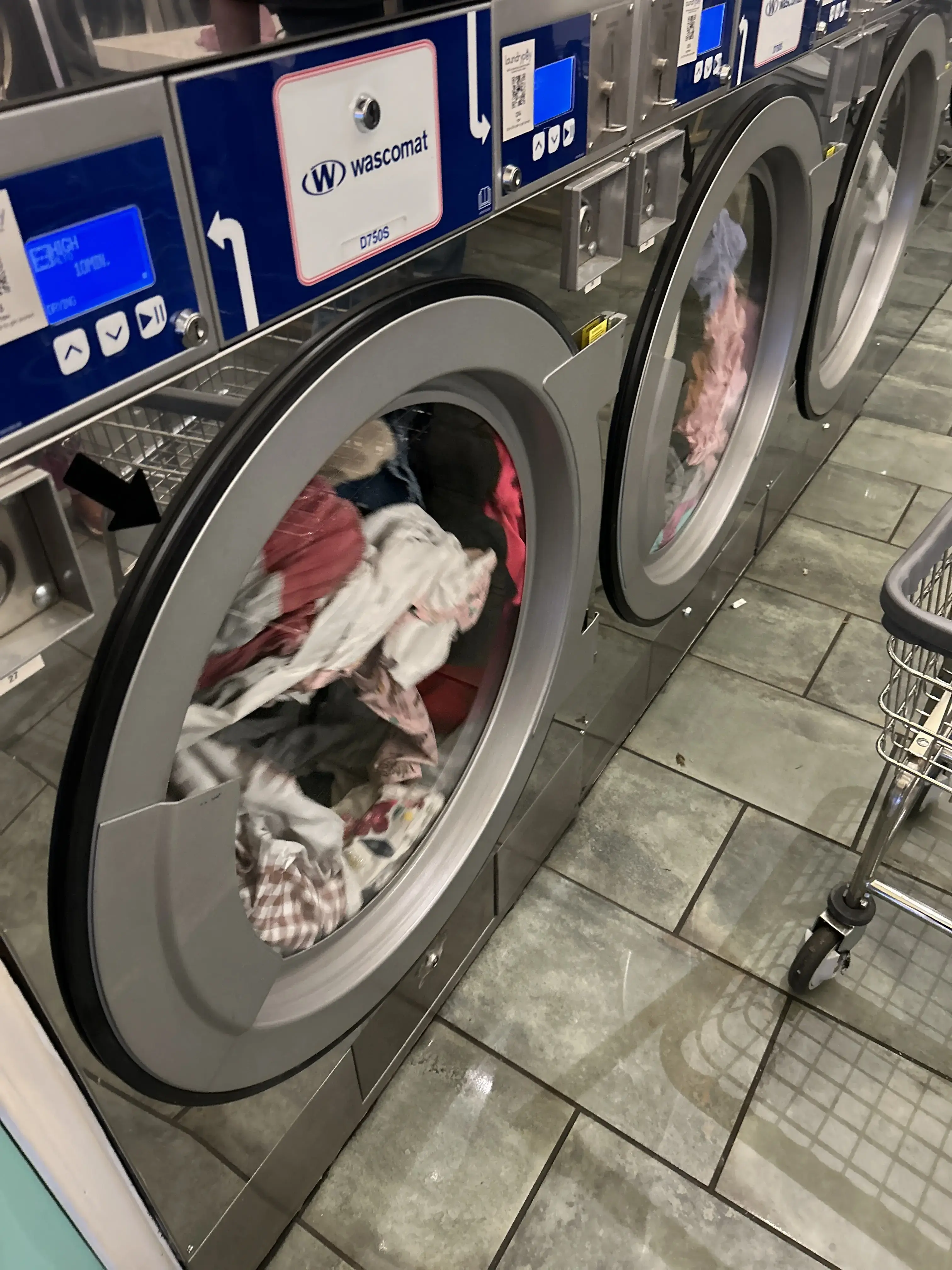 Tumble & Dry Laundromat thumbnail 14