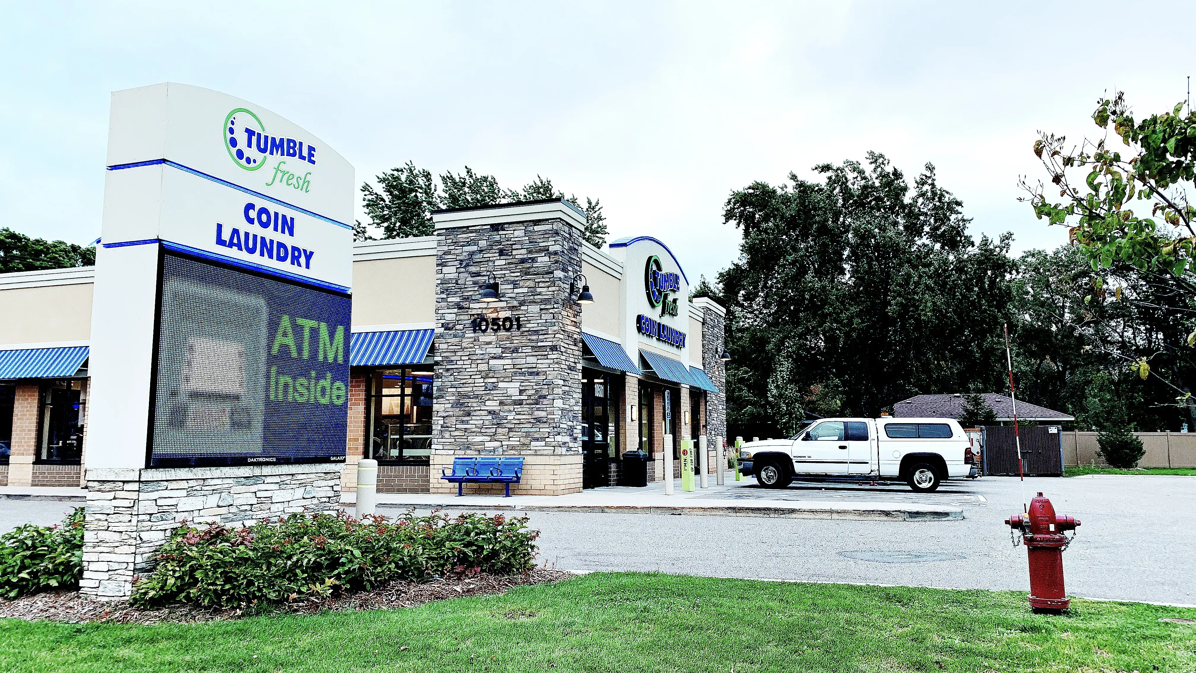 Tumble Fresh Coin Laundry - Image 15