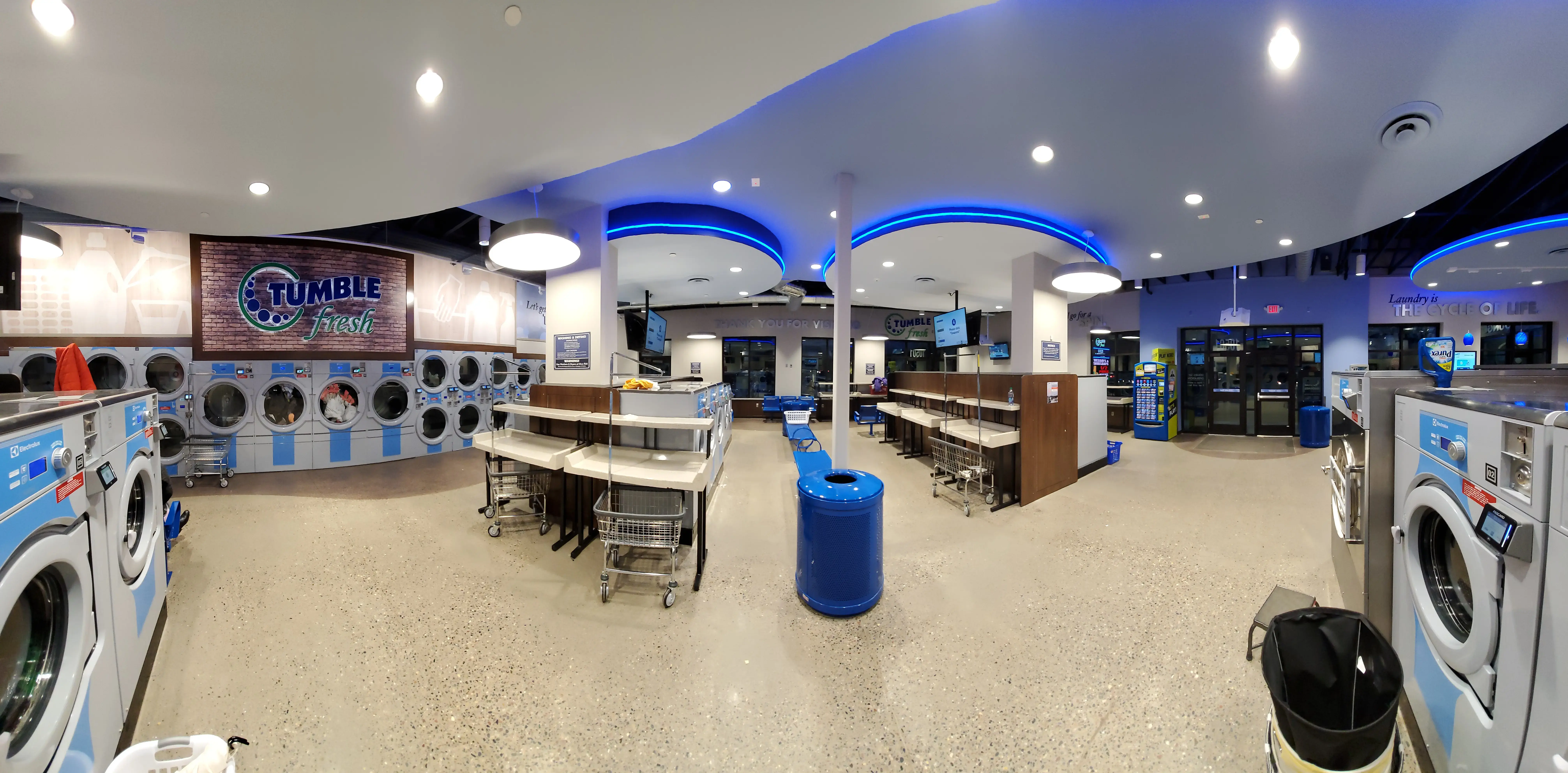 Tumble Fresh Coin Laundry - Image 19
