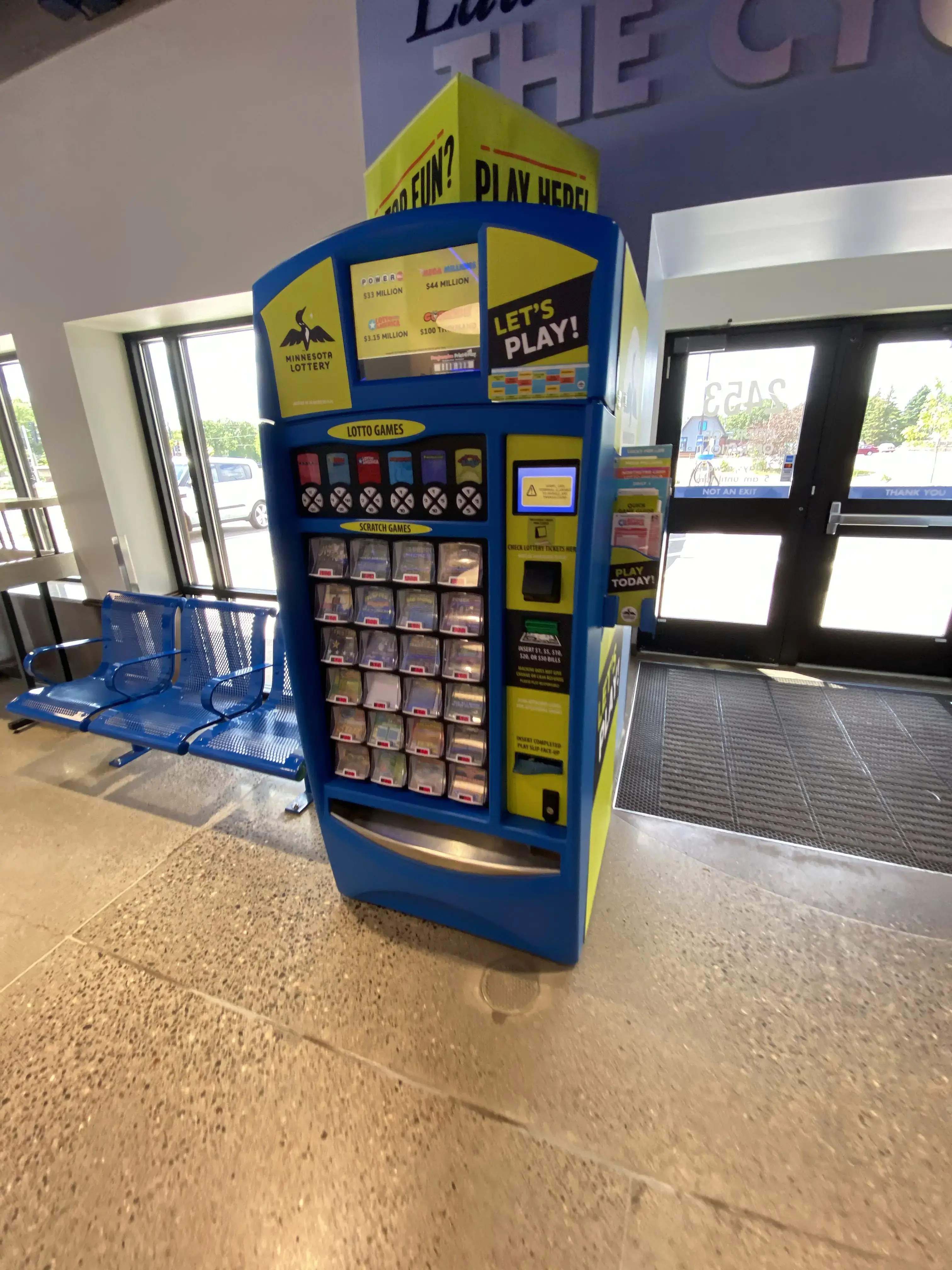 Tumble Fresh Coin Laundry - Image 17