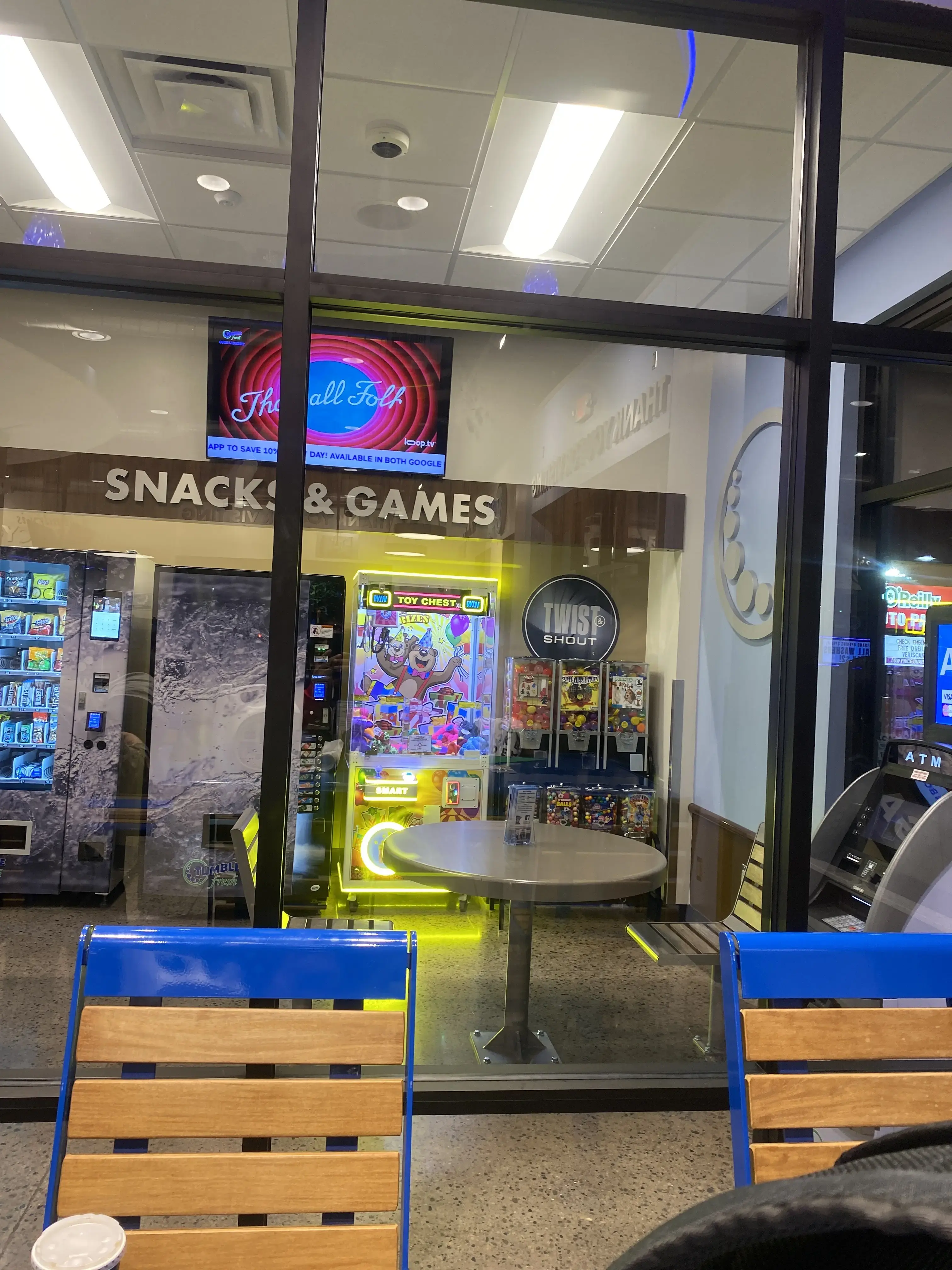Tumble Fresh Coin Laundry - Image 9