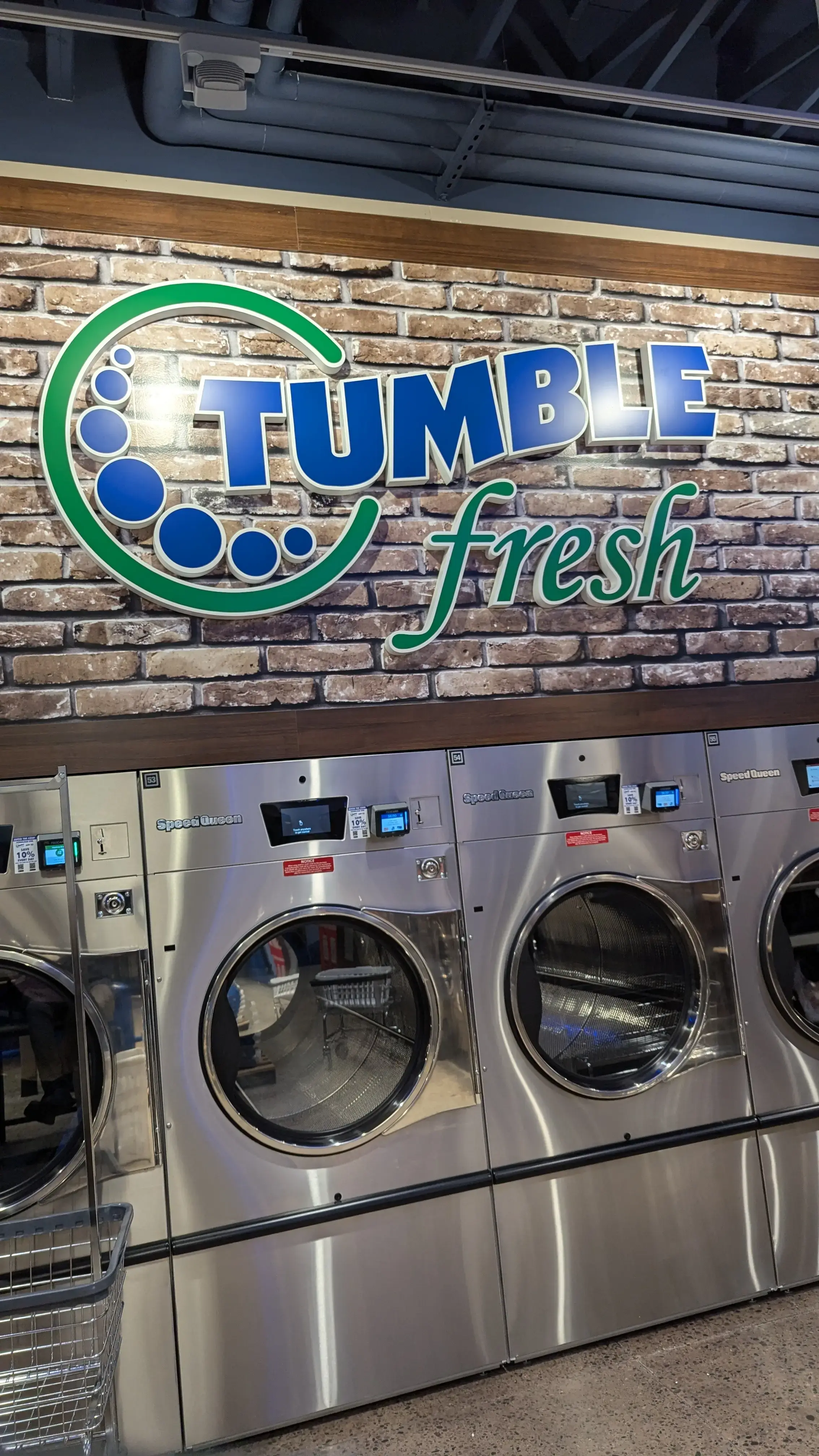 Tumble Fresh Coin Laundry - Image 14