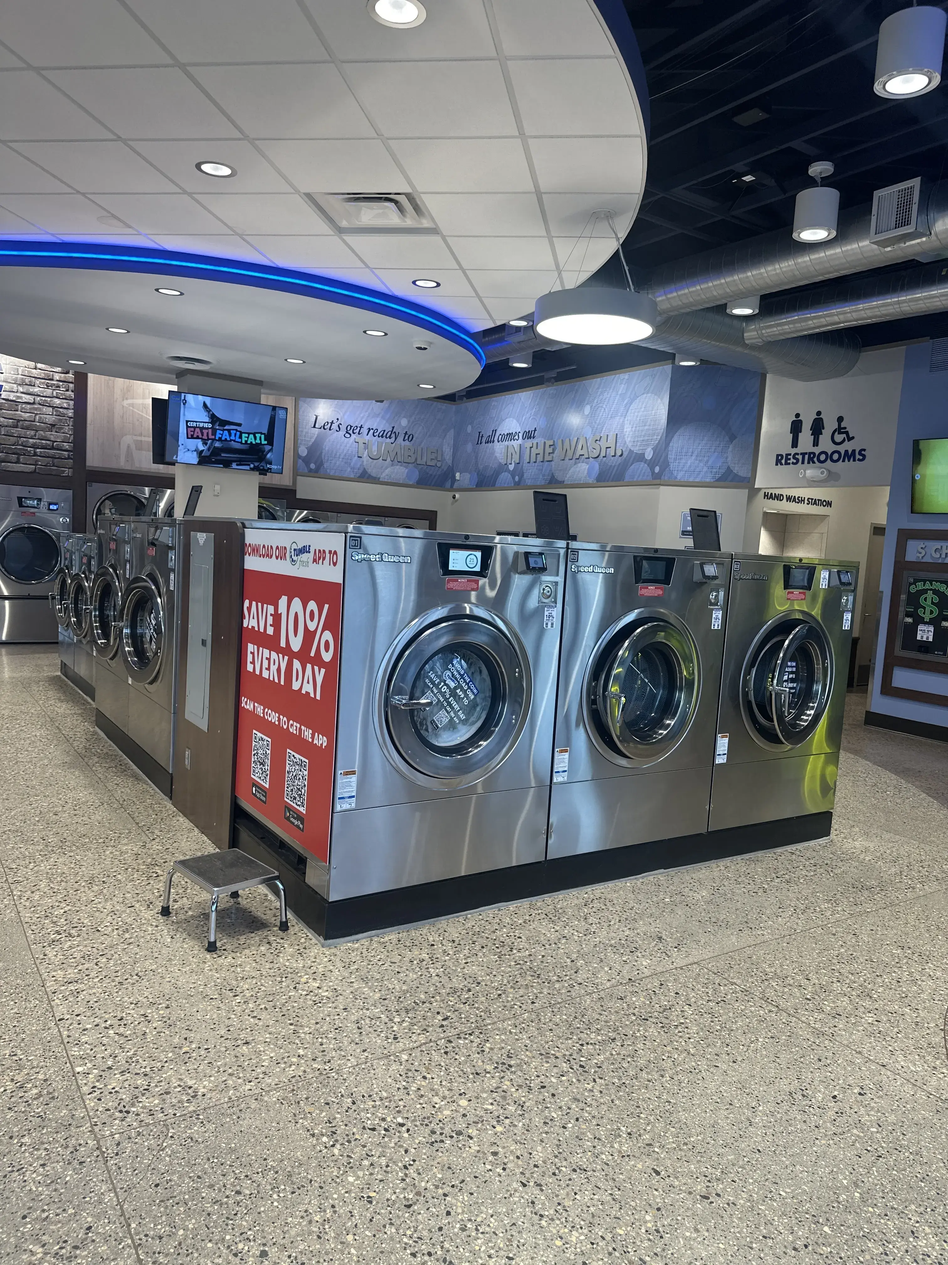 Tumble Fresh Coin Laundry - Image 19