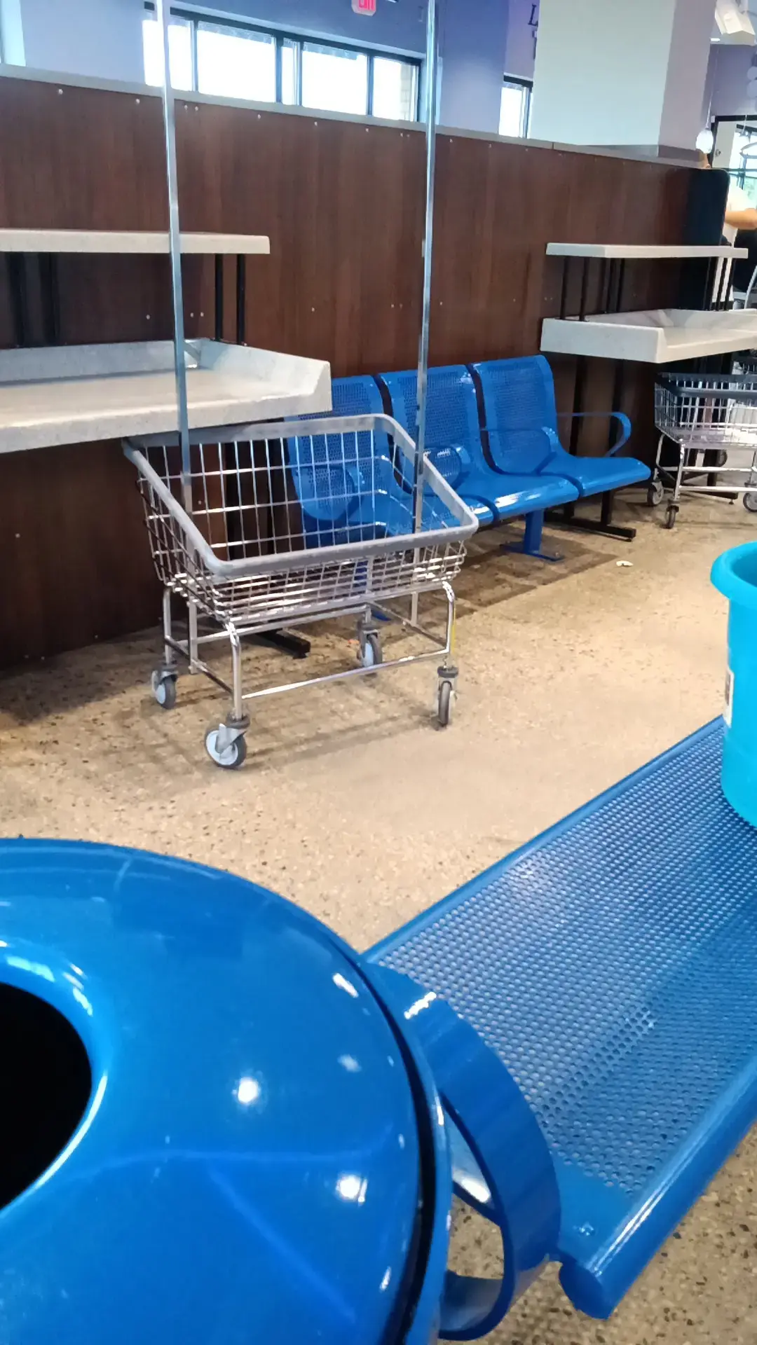 Tumble Fresh Coin Laundry - Image 12