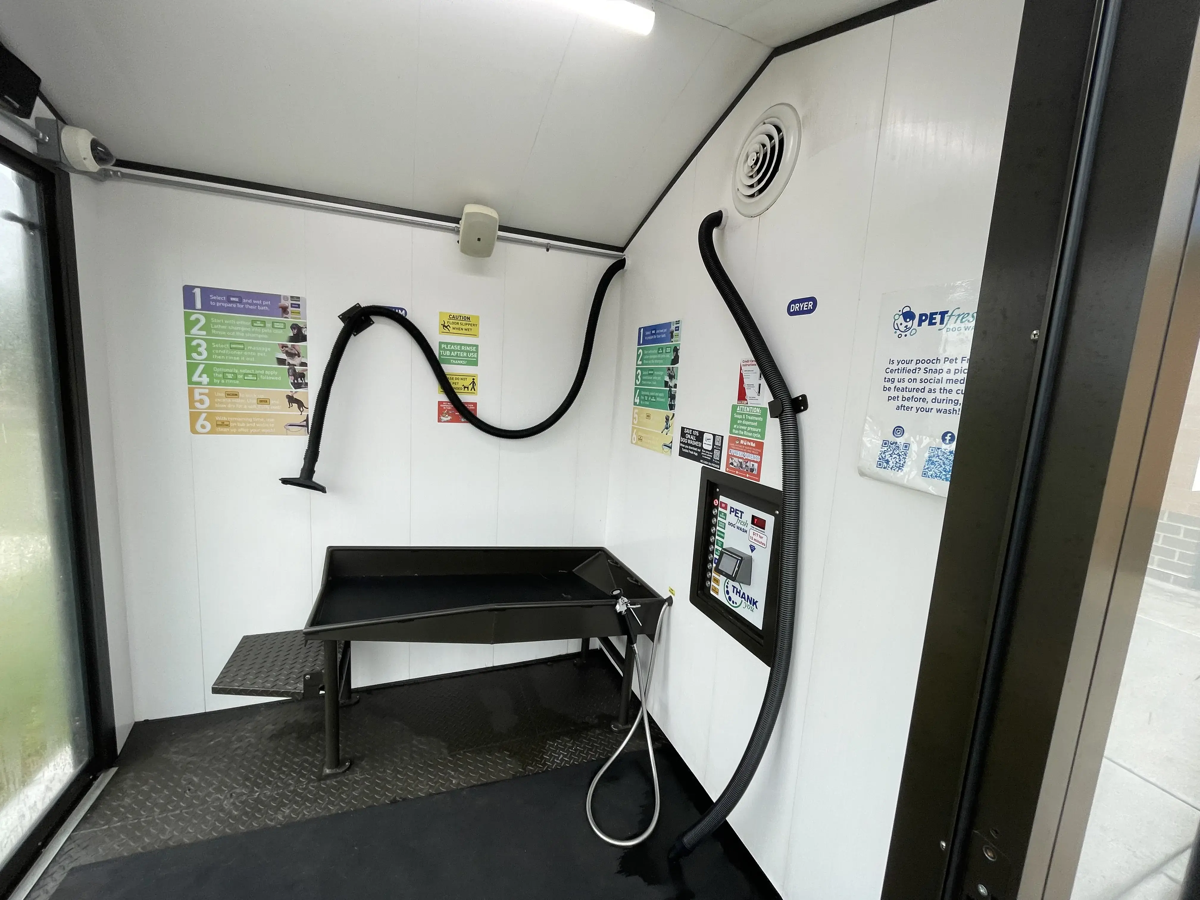Tumble Fresh Coin Laundry - Image 11