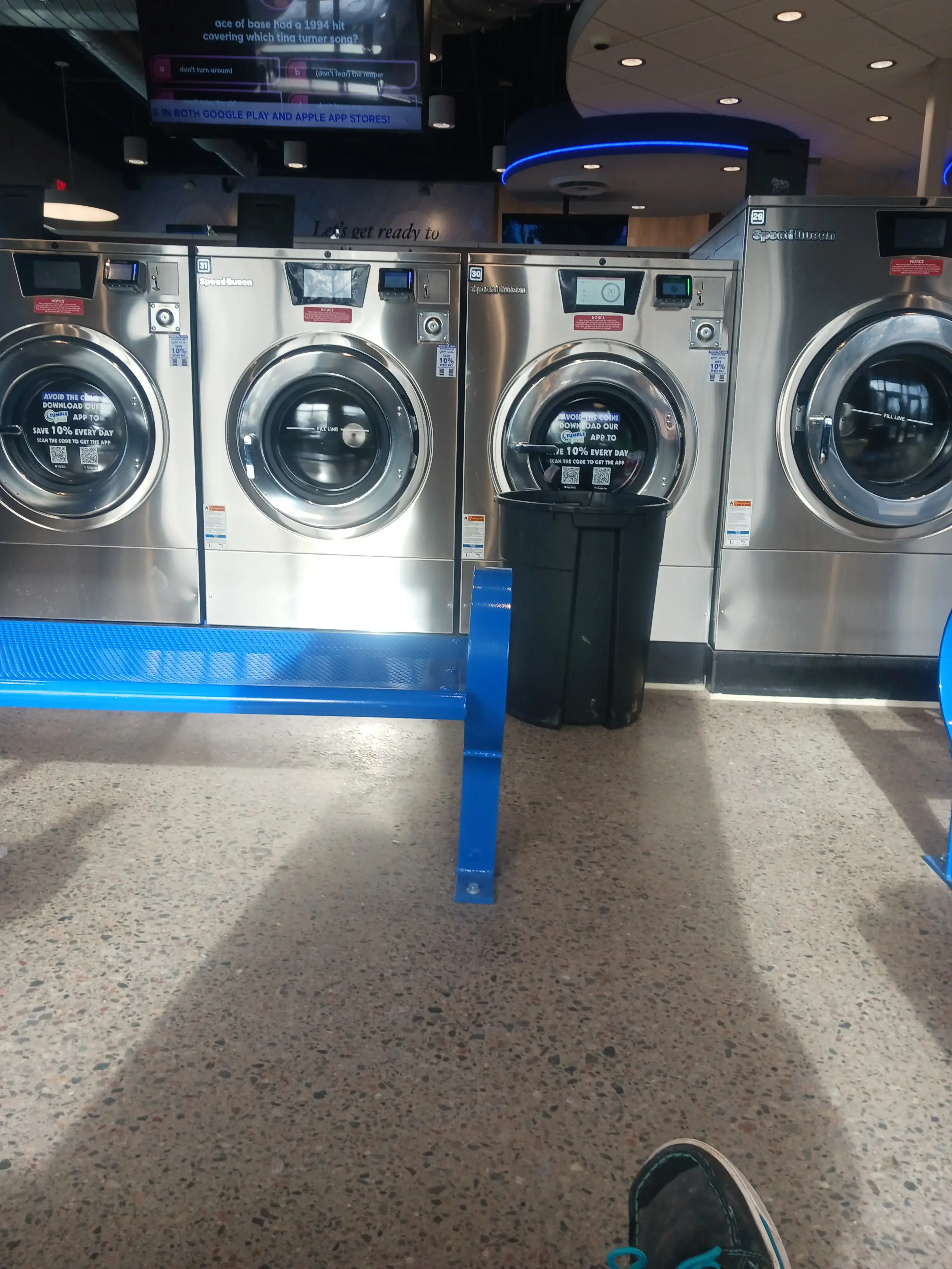 Tumble Fresh Coin Laundry - Image 15
