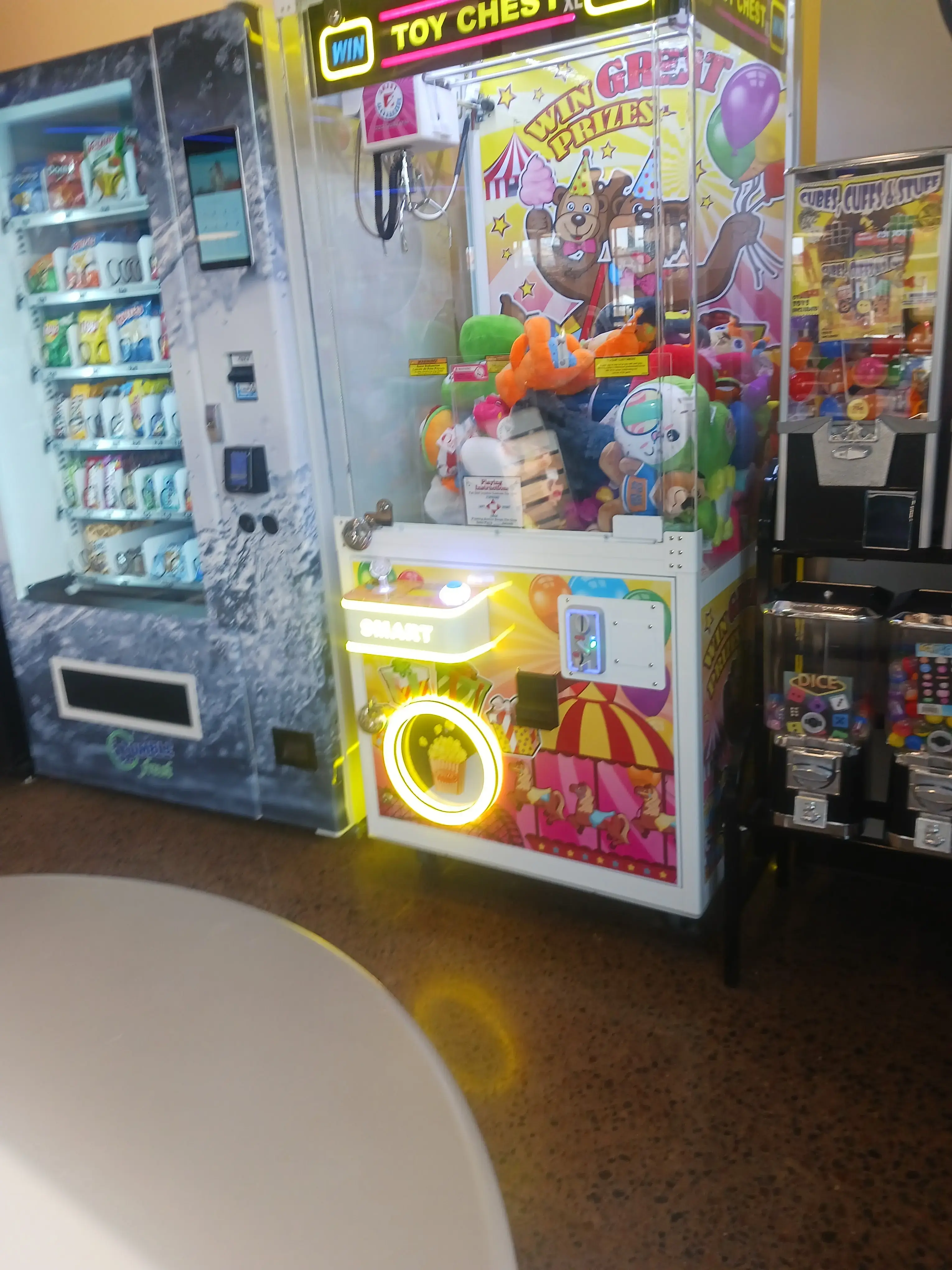 Tumble Fresh Coin Laundry thumbnail 6