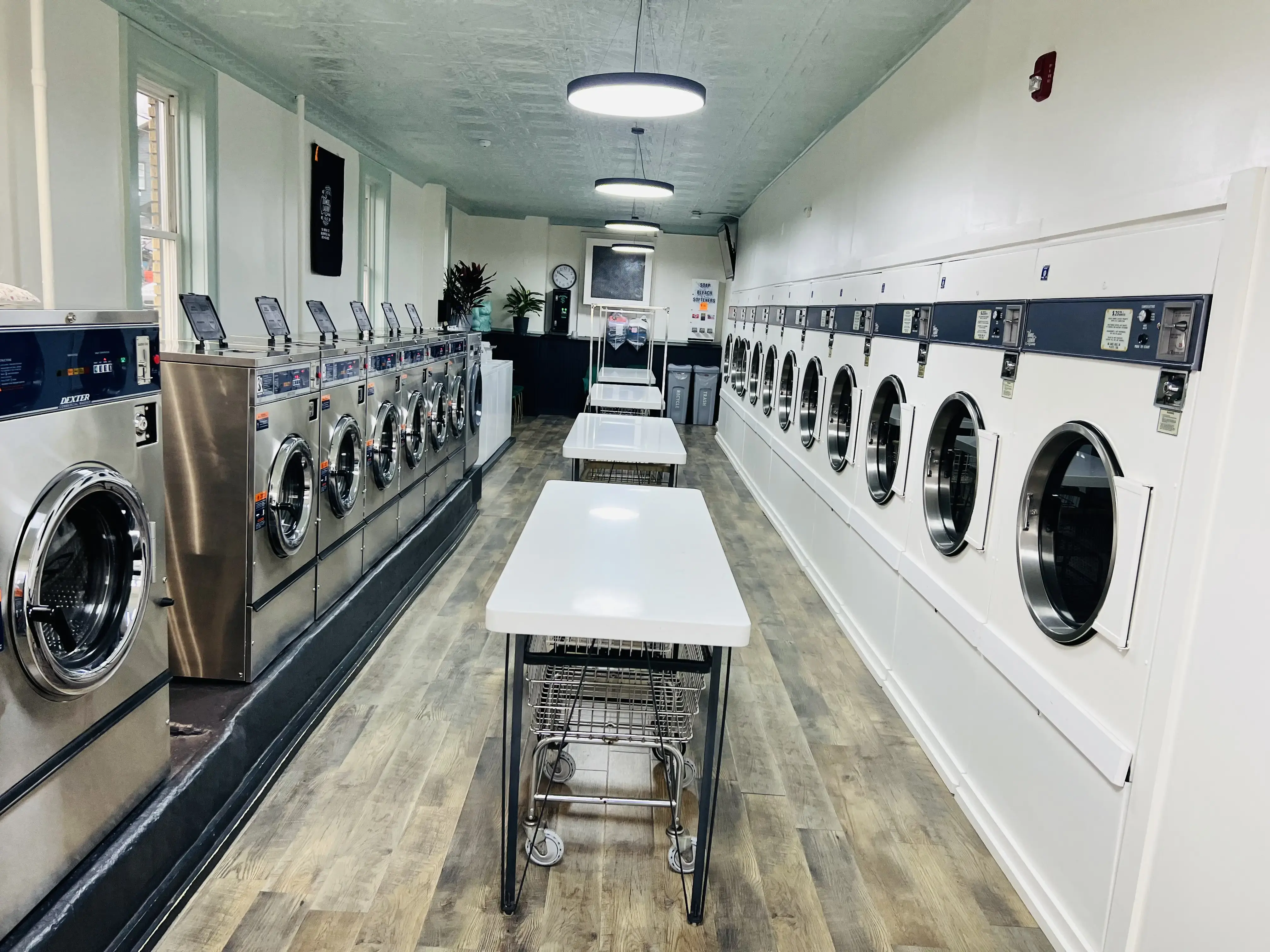 Tumble Laundry Lounge - Image 3
