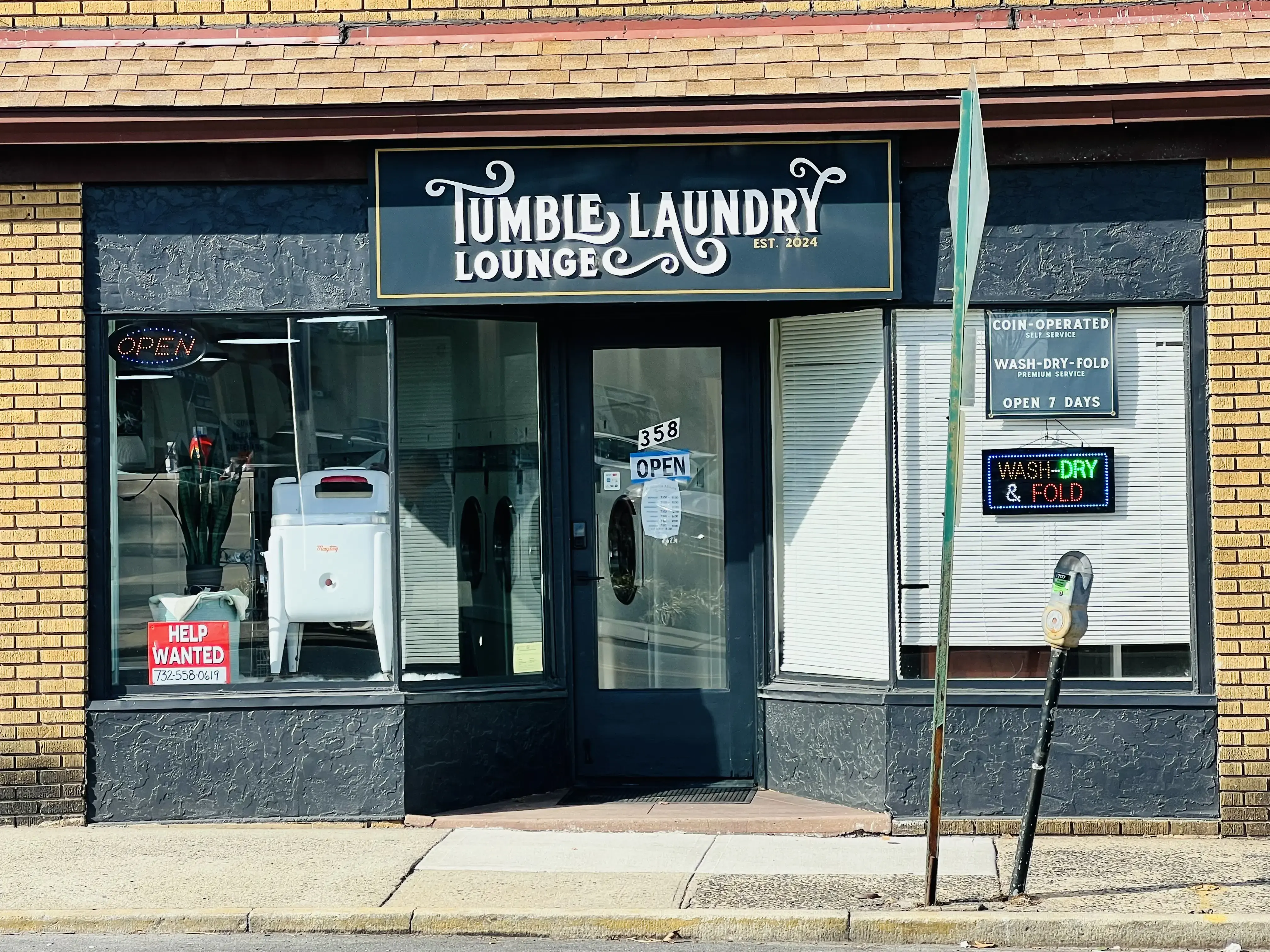 Tumble Laundry Lounge - Image 2