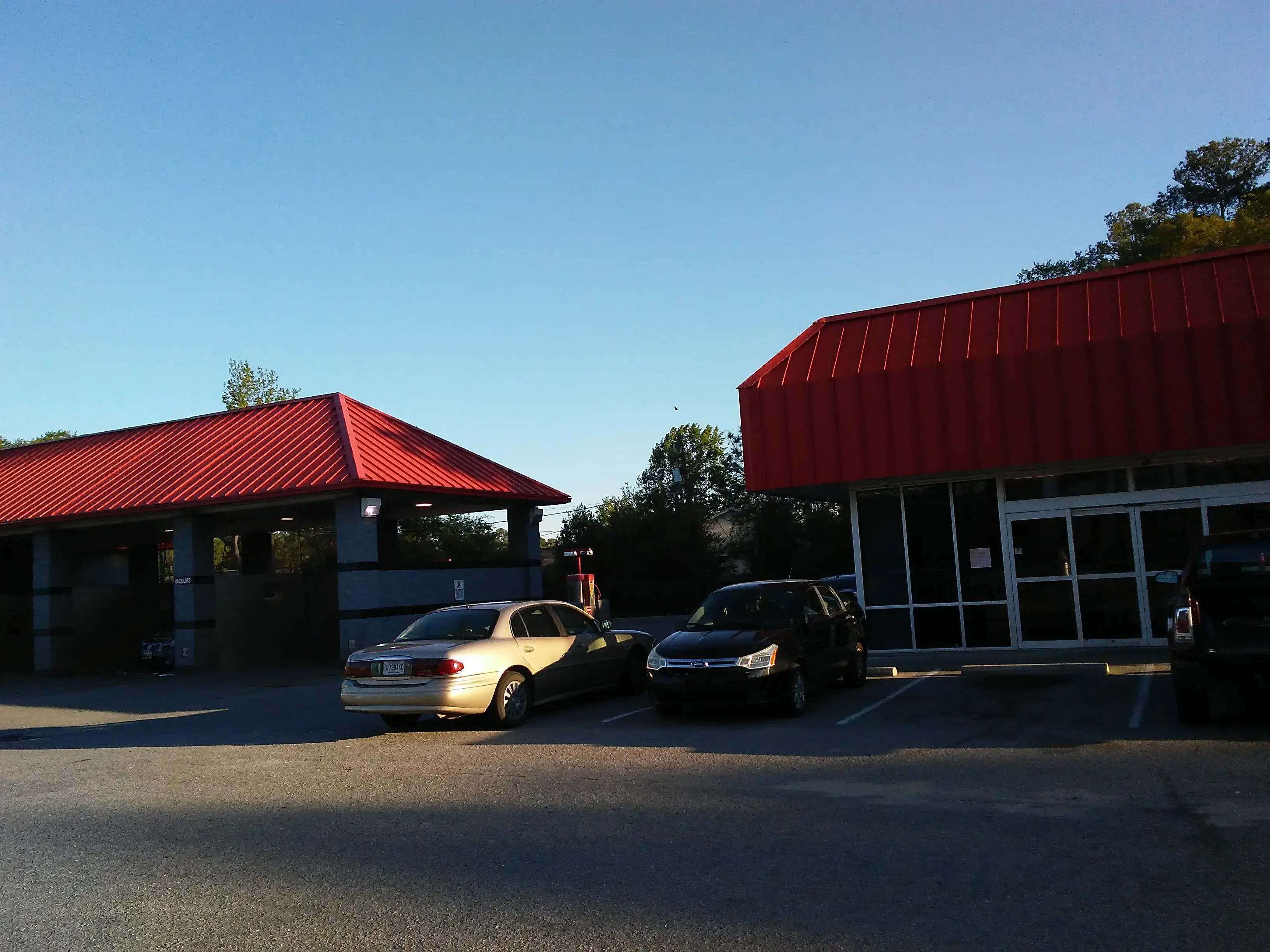 Tumbles Laundry Spa - Image 2