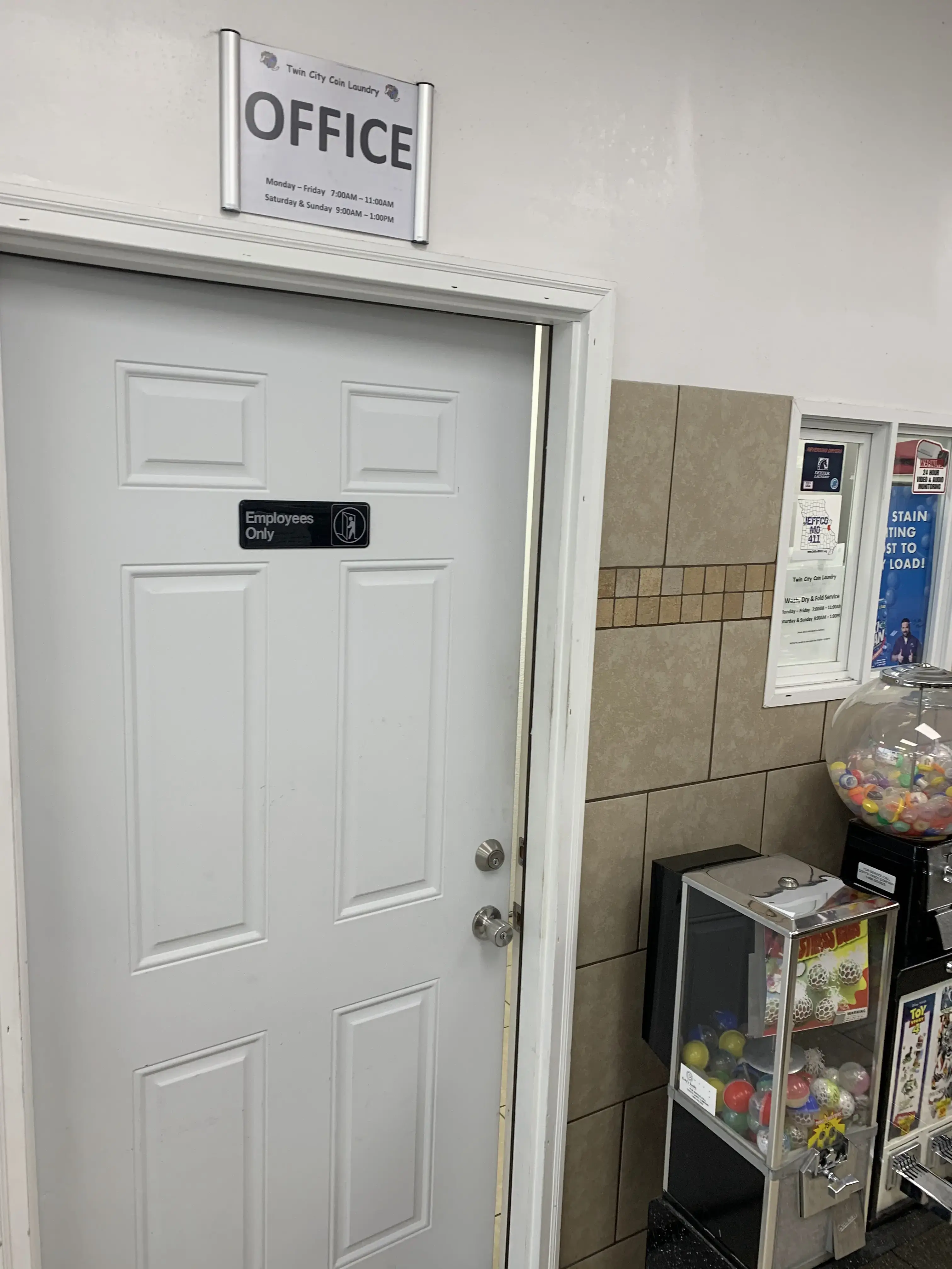 Twin City Coin Laundry - Image 12