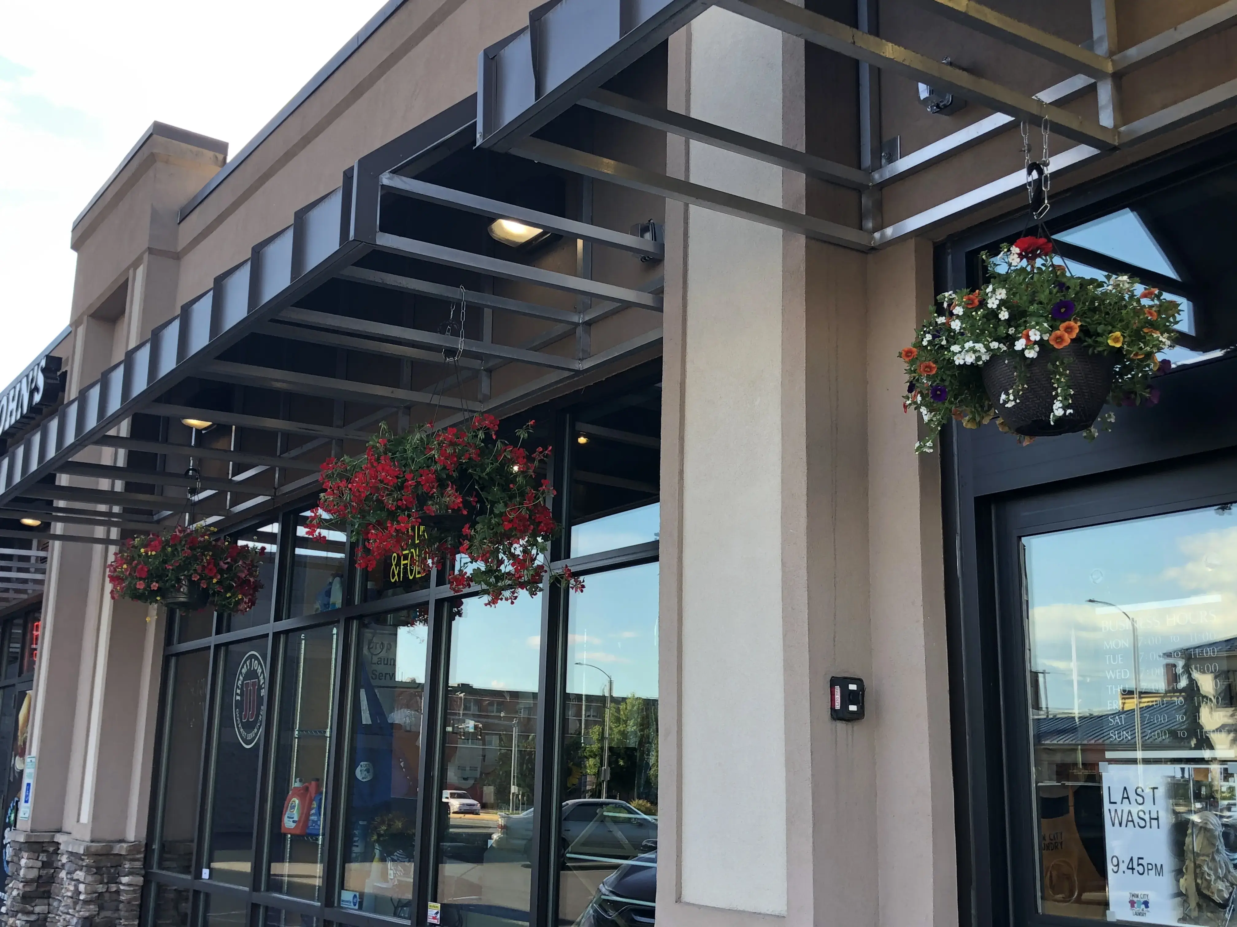 Twin City Laundry - Image 8