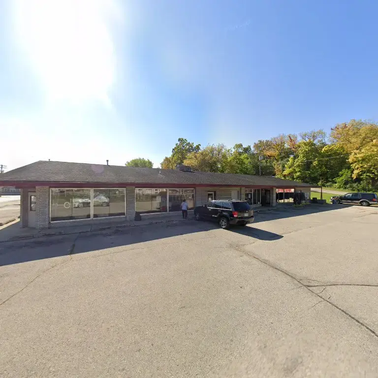 Twin Lakes Laundry and Dry Cleaning thumbnail 6