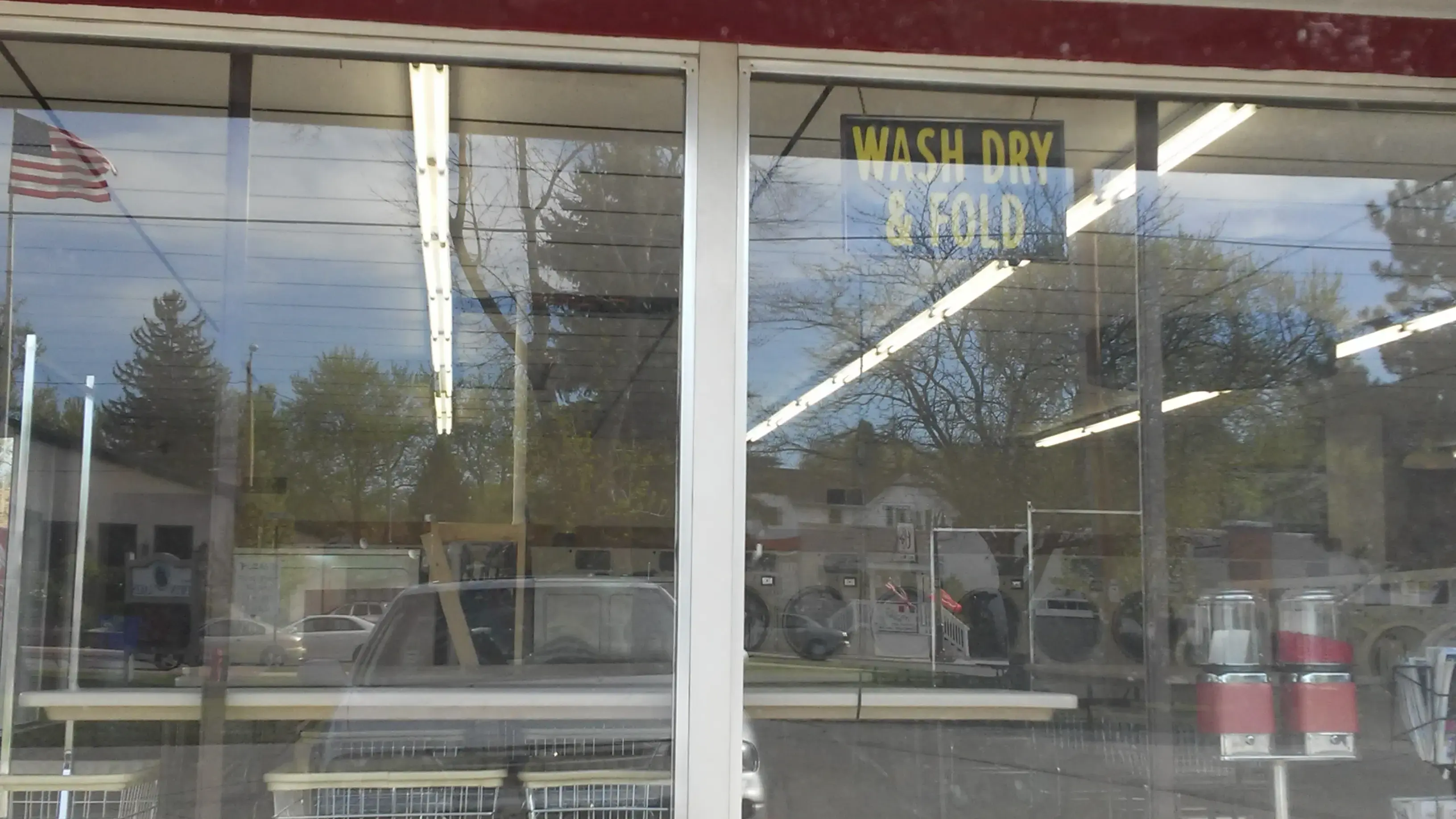 Twin Lakes Laundry and Dry Cleaning thumbnail 5