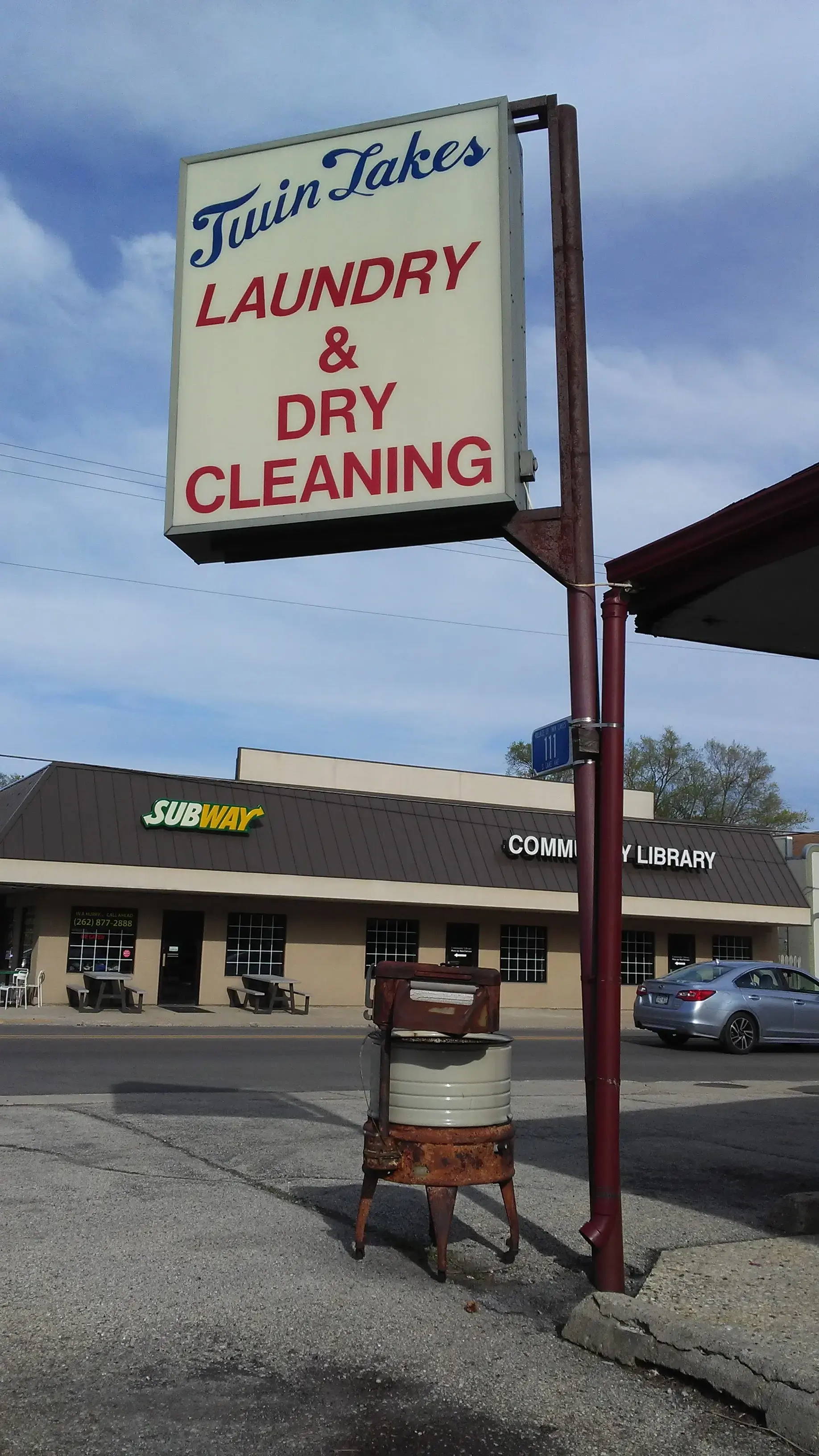 Twin Lakes Laundry and Dry Cleaning - Image 2