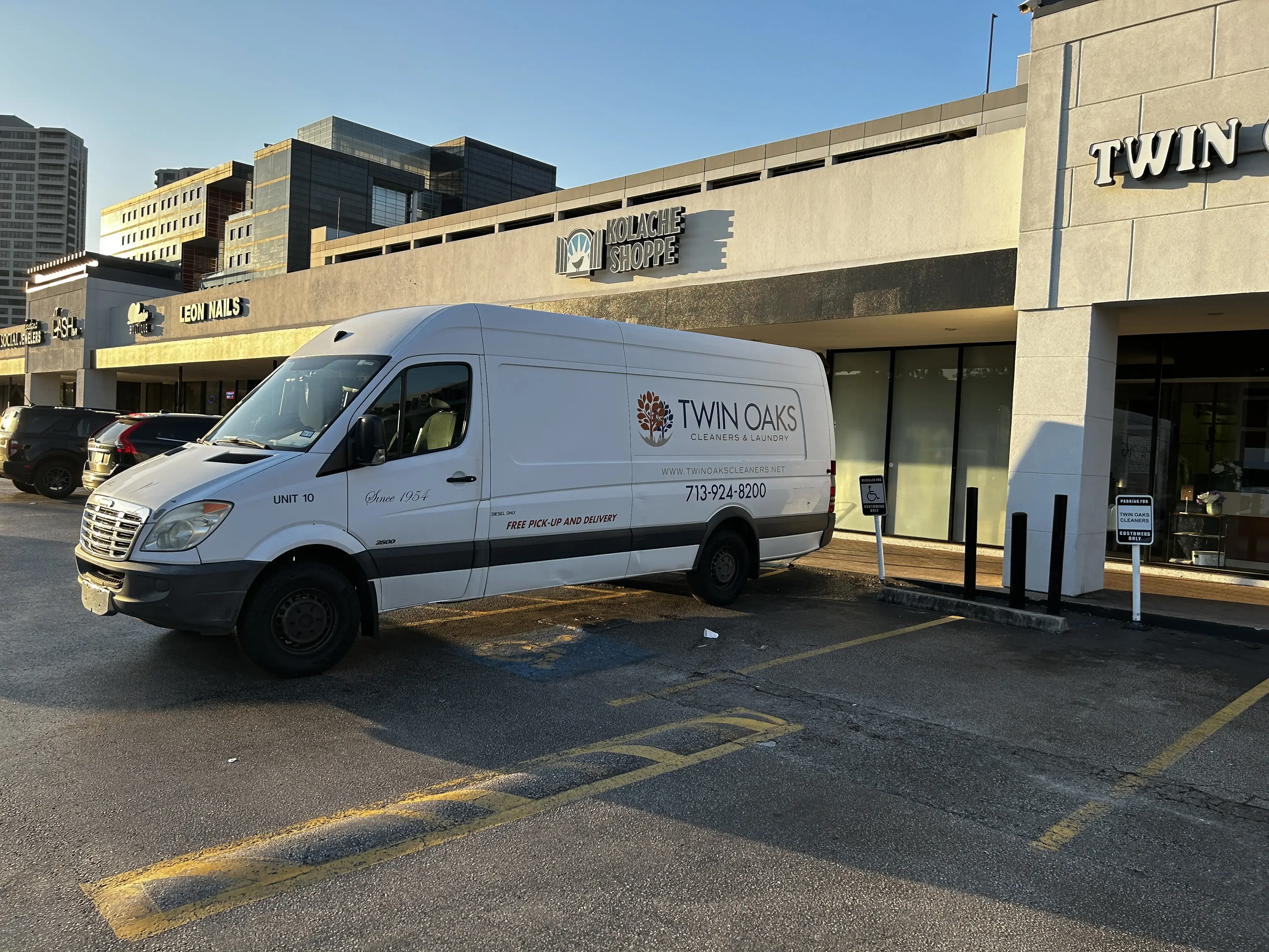 Twin Oaks Cleaners thumbnail 1